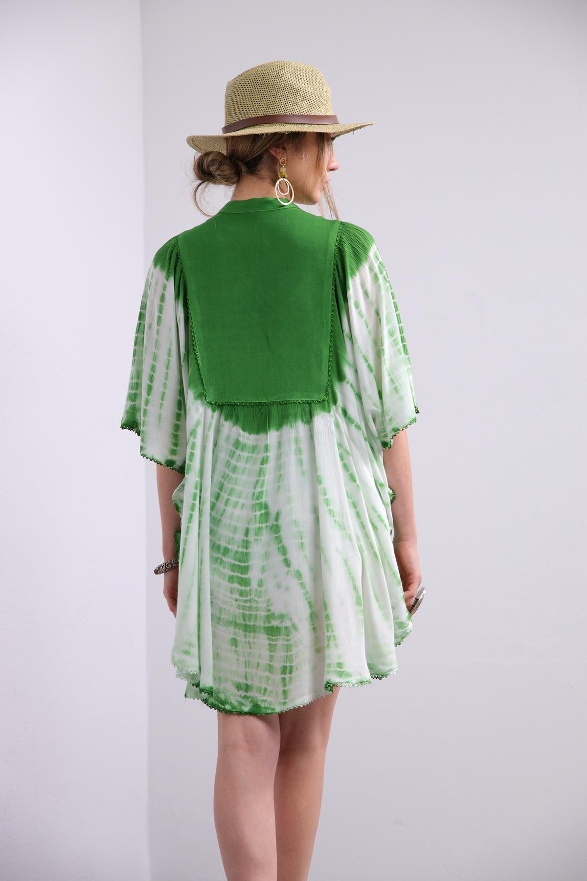 Yeşil V Yaka İşleme Detaylı Batikli Elbise - Şaman Butik - Bohem Giyim ve Aksesuar | Kadın & Erkek Yeşil V Yaka İşleme Detaylı Batikli Elbise