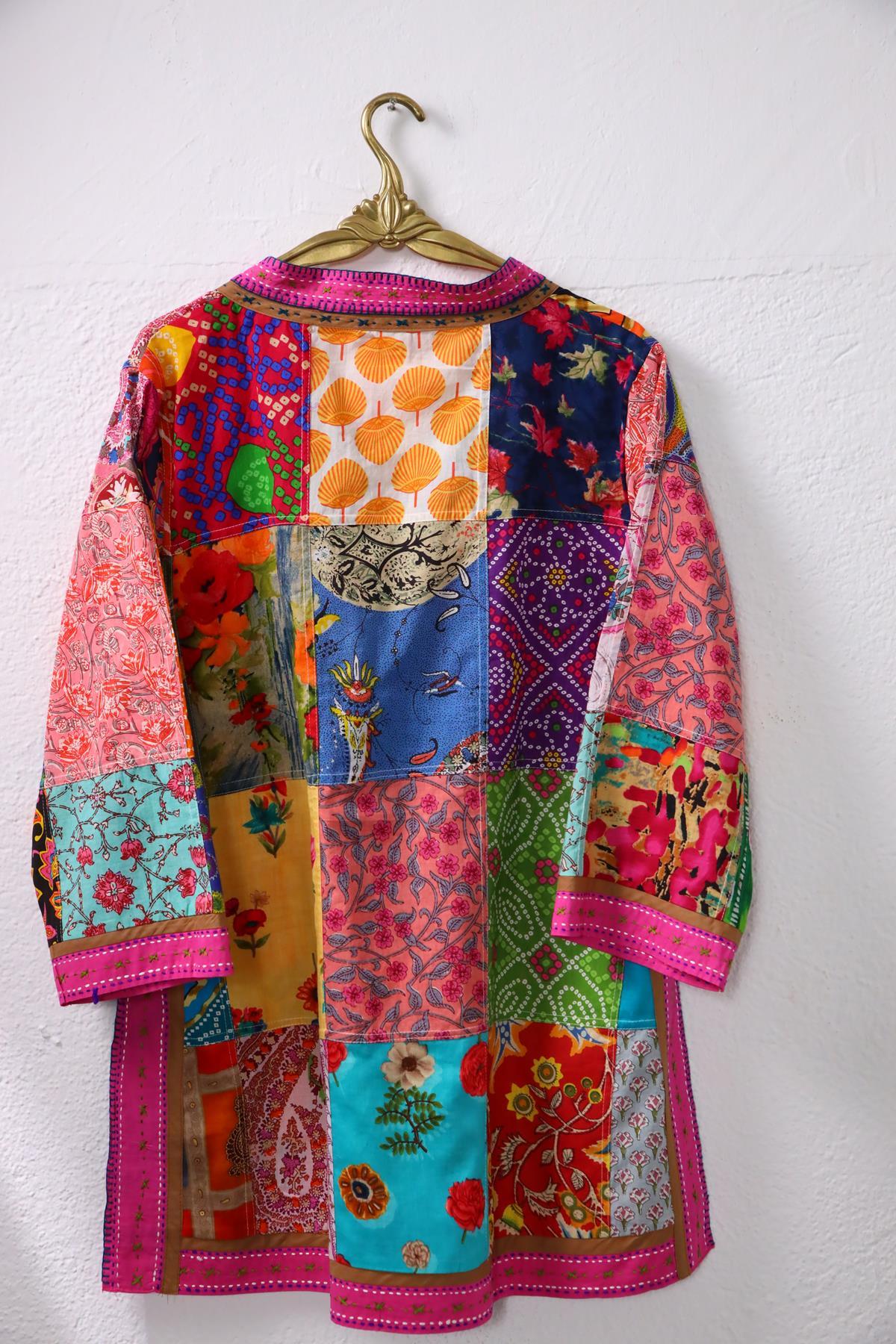 Pembe İşlemeli V Yaka Yırtmaçlı Otantik Patchwork Tunik - Şaman Butik Pembe İşlemeli V Yaka Yırtmaçlı Otantik Patchwork Tunik