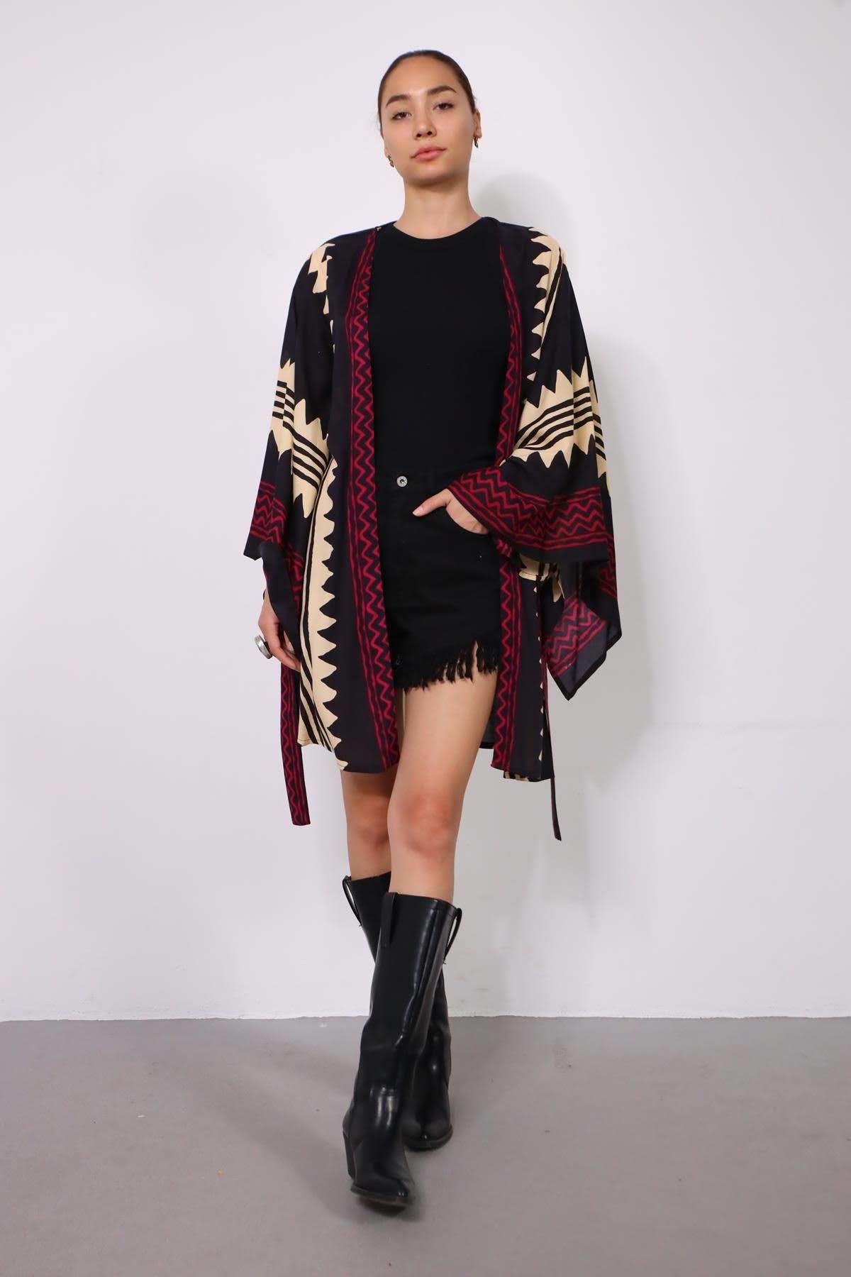 Siyah Desenli Kısa Kimono - Şaman Butik Siyah Desenli Kısa Kimono