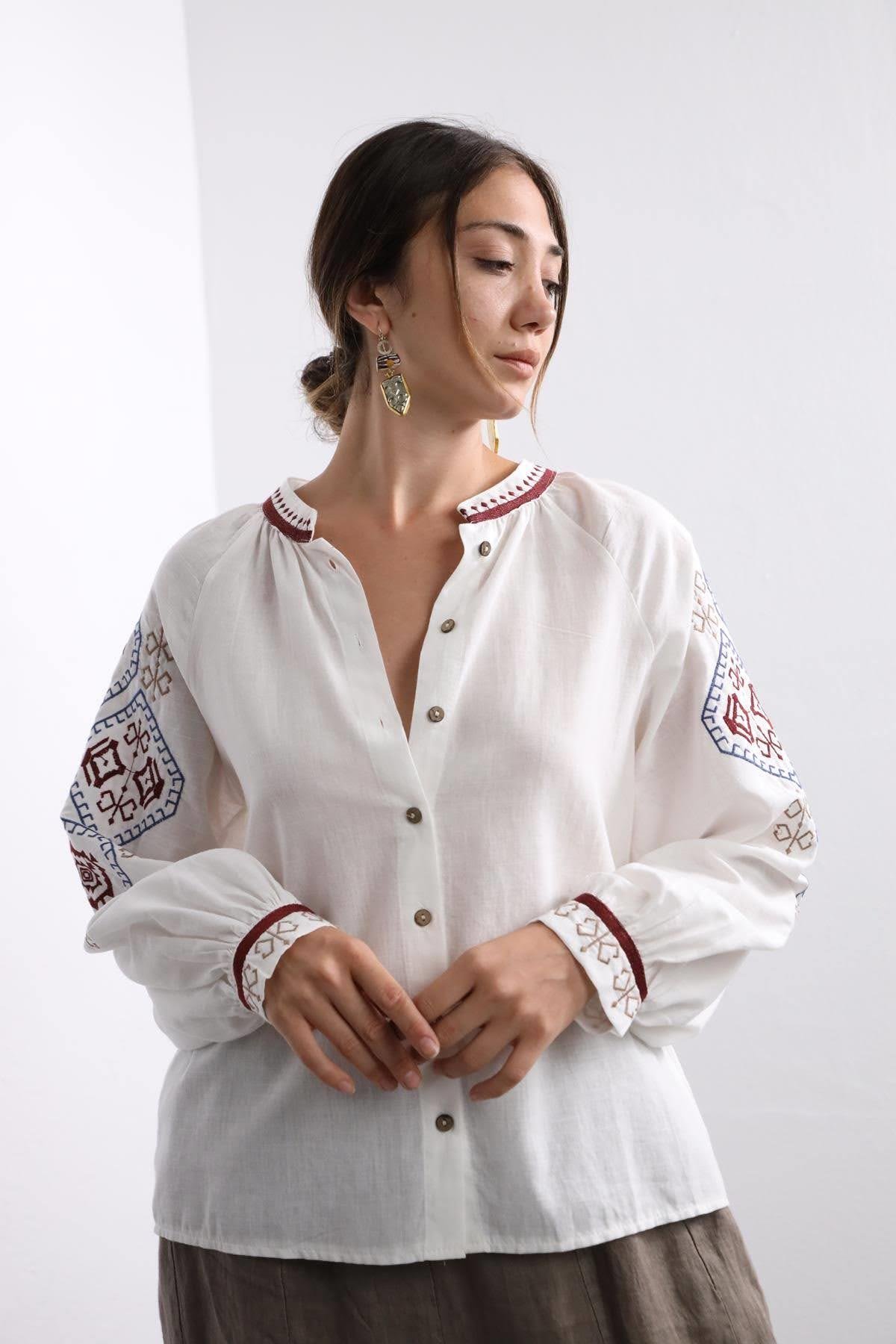 Beyaz Etnik İşlemeli Gömlek - Şaman Butik Beyaz Etnik İşlemeli Gömlek