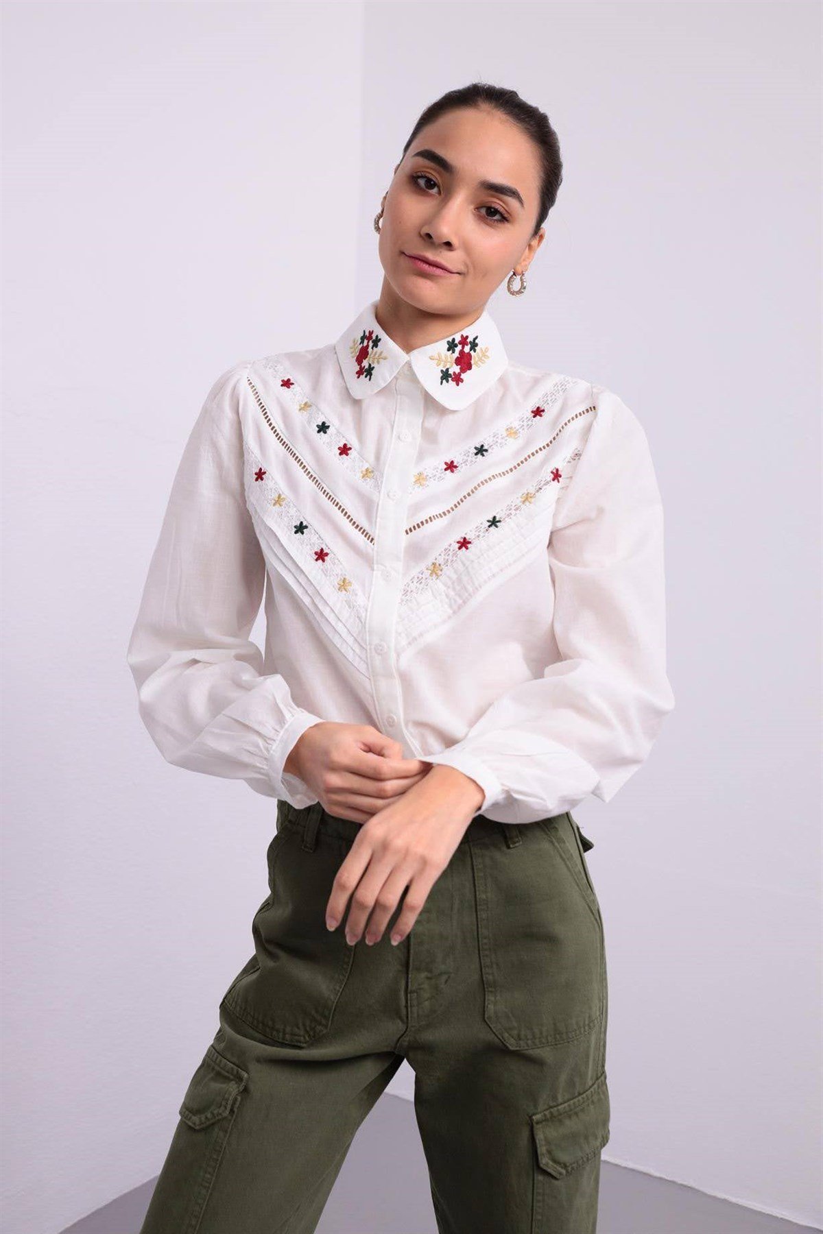 Saman Butik | Shop Online Beyaz Floral Embroided Shirt with Holes