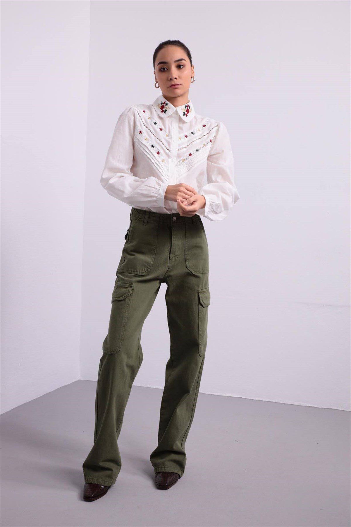 Saman Butik | Shop Online Beyaz Floral Embroided Shirt with Holes