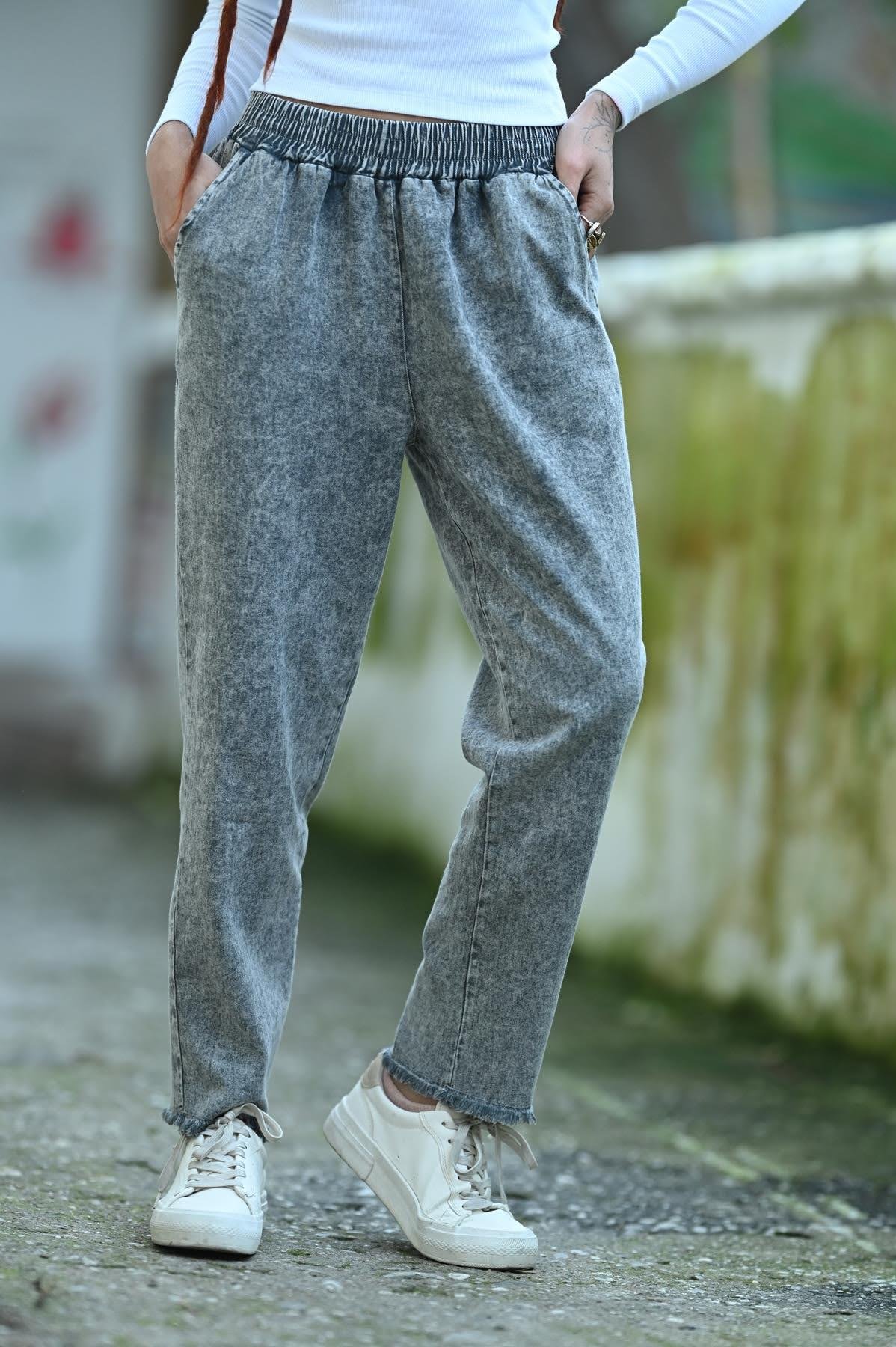 Gri Kar Yıkama Paçası Püsküllü Pantolon