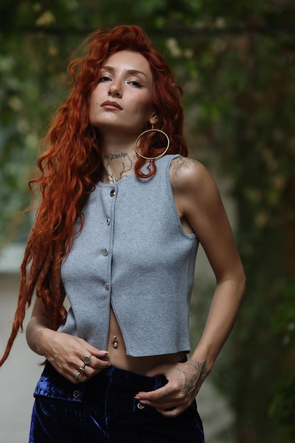 Gri Yumuşak Doku Triko Yelek