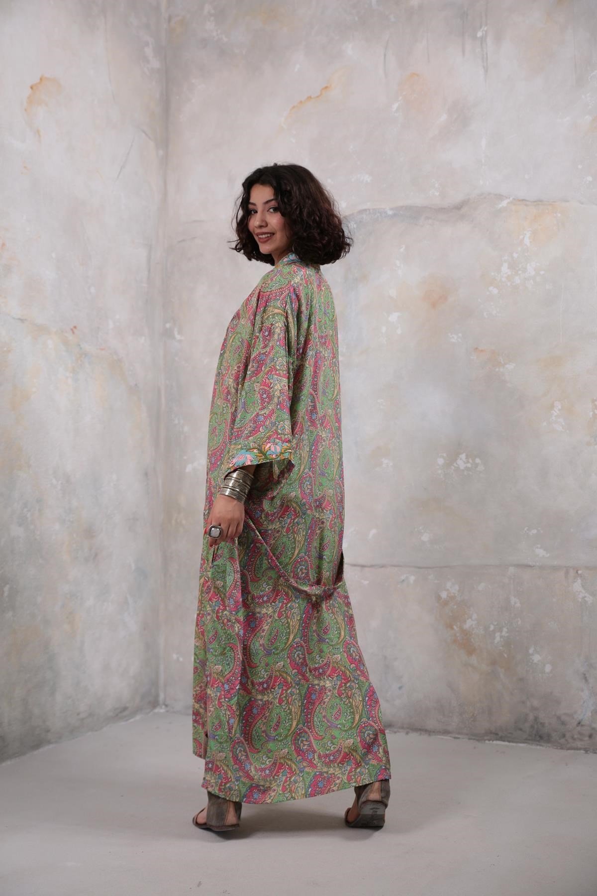 Açık Yeşil Desenli İşleme Detaylı Kimono - Şaman Butik Açık Yeşil Desenli İşleme Detaylı Kimono