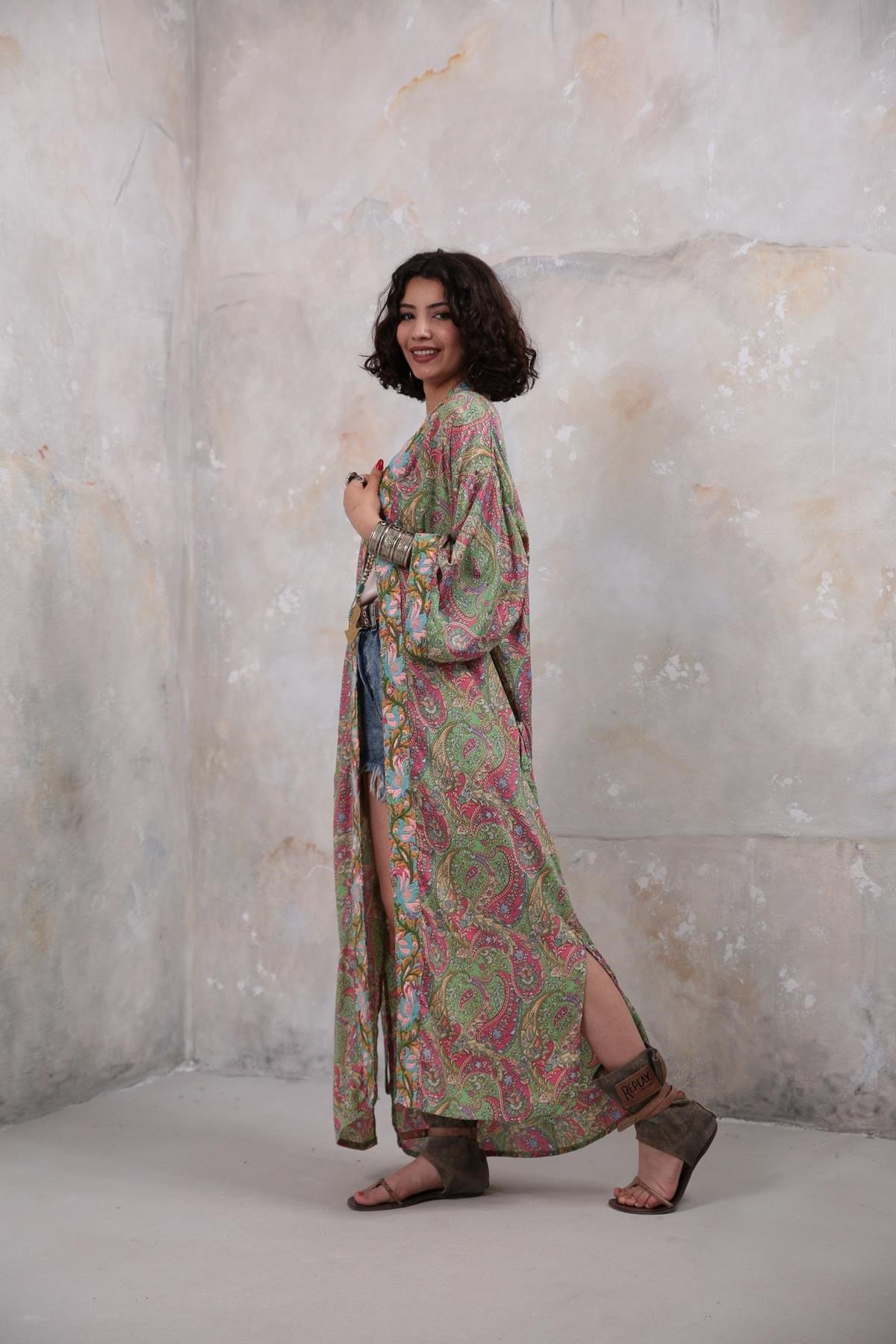 Açık Yeşil Desenli İşleme Detaylı Kimono - Şaman Butik Açık Yeşil Desenli İşleme Detaylı Kimono