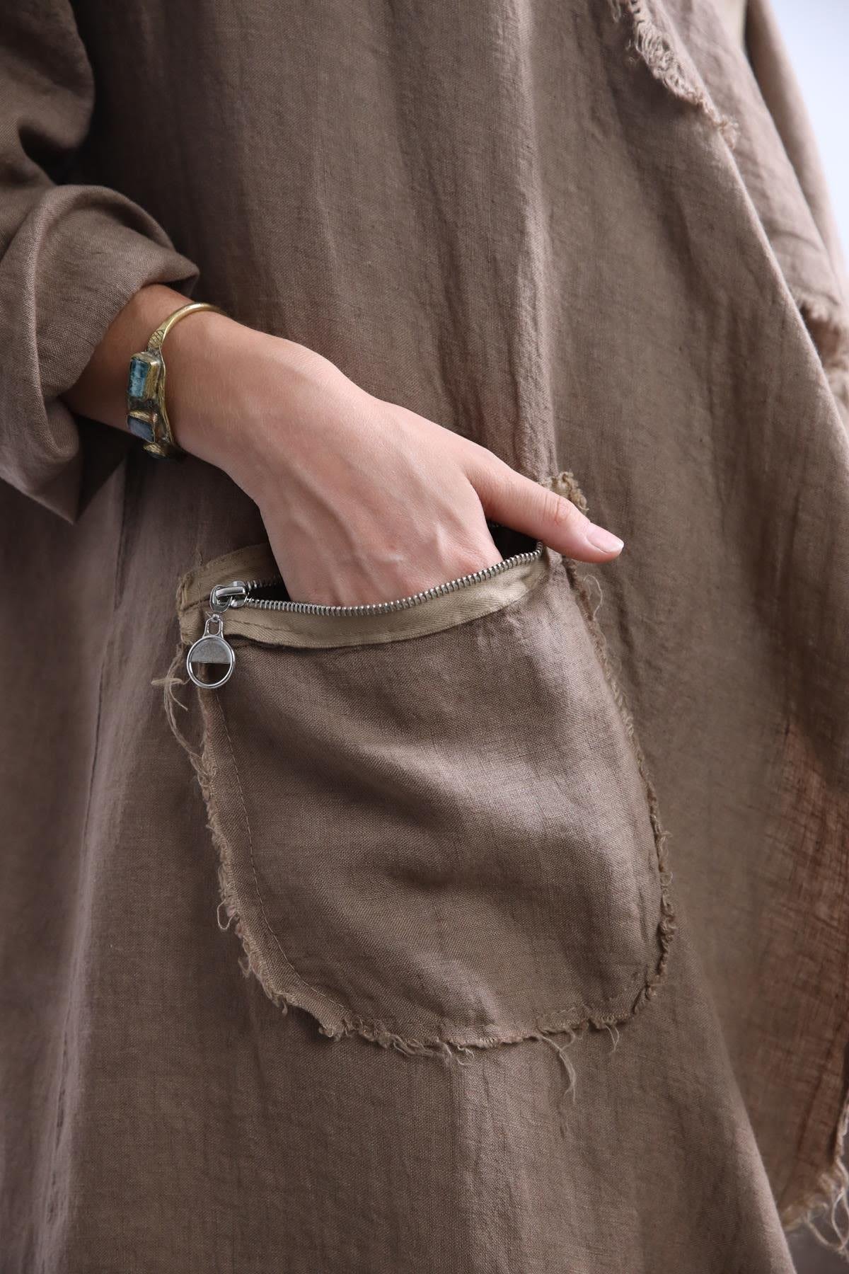 Camel Rengi Saçaklı Cebi Fermuarlı Keten Kaftan - Şaman Butik Camel Rengi Saçaklı Cebi Fermuarlı Keten Kaftan