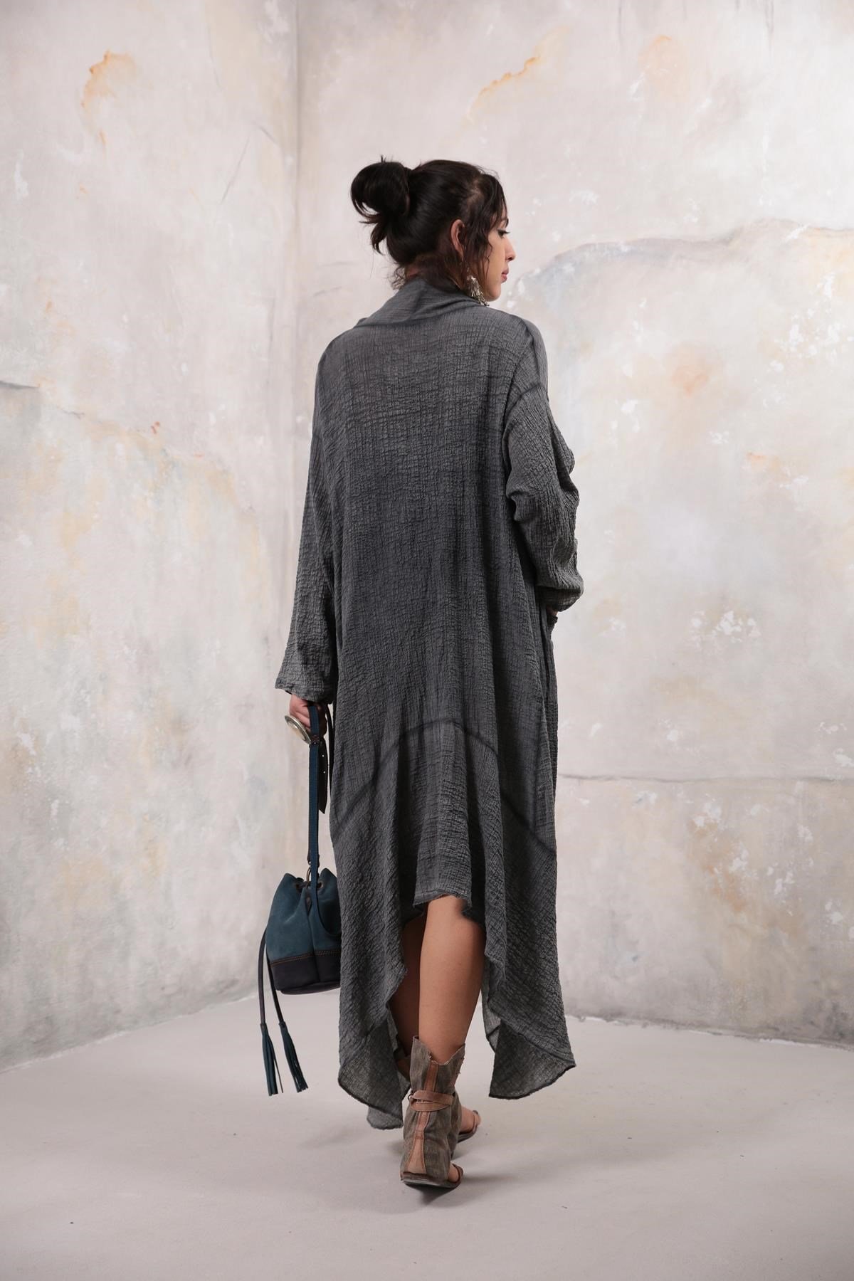  Gri Kabartma Detay Cepli Kaftan