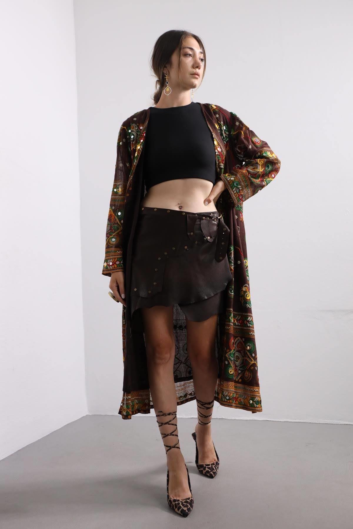Kahverengi Pul İşlemeli Etnik Desen Bohem Kaftan - Şaman Butik Kahverengi Pul İşlemeli Etnik Desen Bohem Kaftan