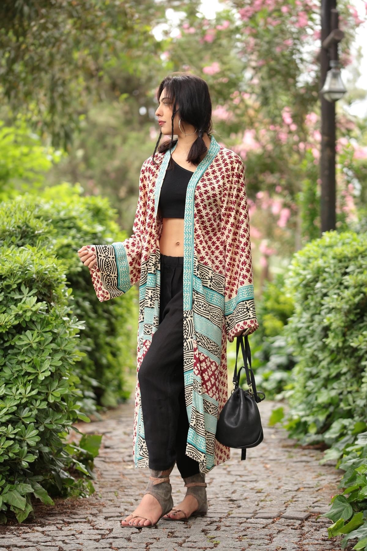  Krem Rengi Desenli Beli Kuşaklı Kimono