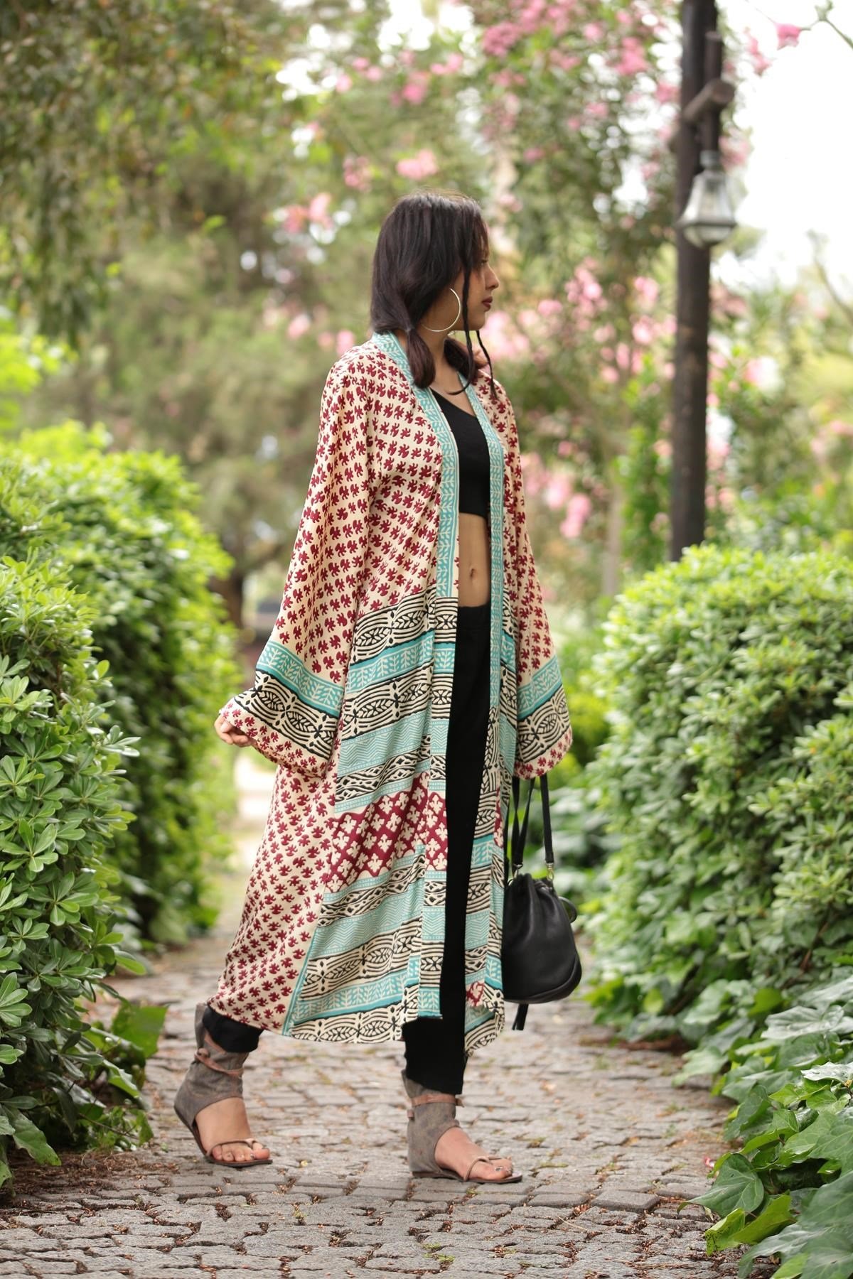  Krem Rengi Desenli Beli Kuşaklı Kimono