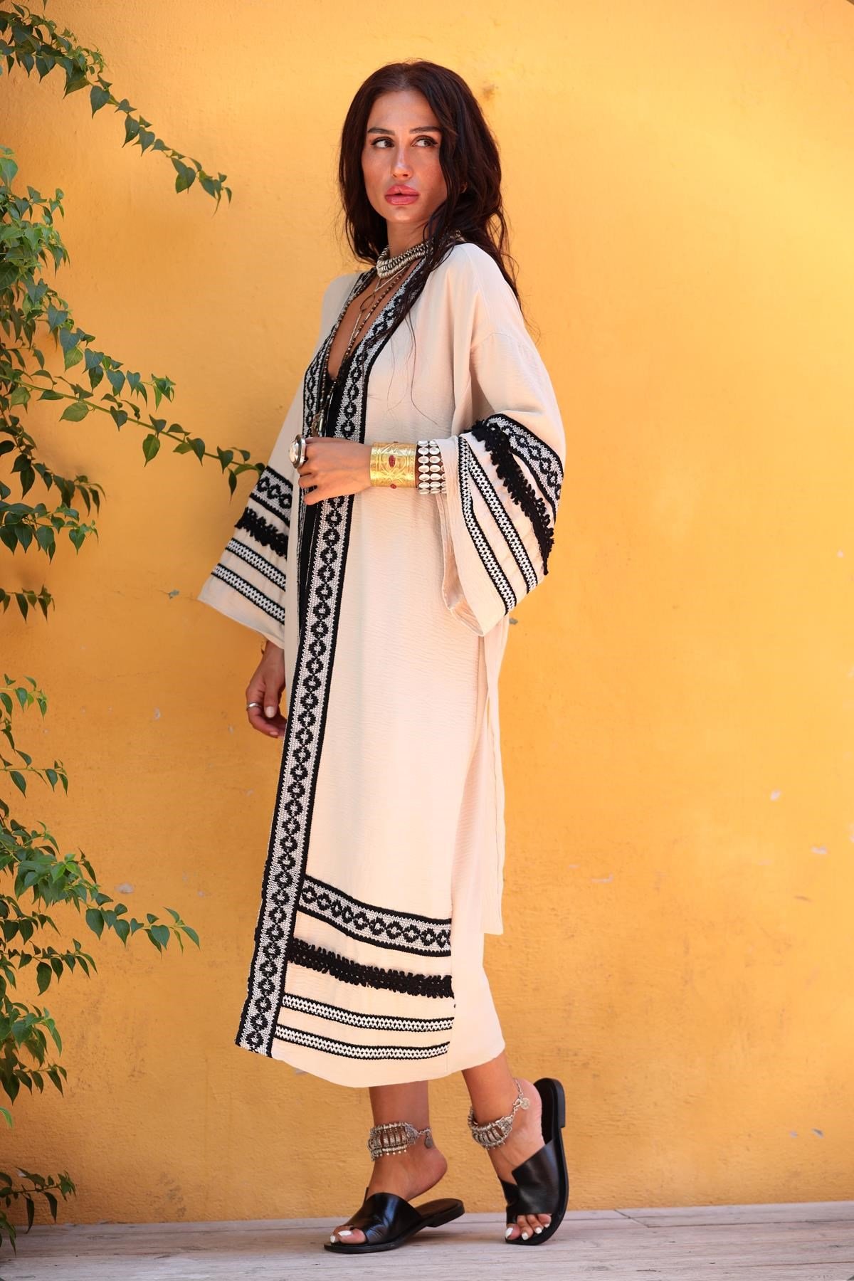 Krem Rengi Sıra Dantelli Kimono - Şaman Butik Krem Rengi Sıra Dantelli Kimono