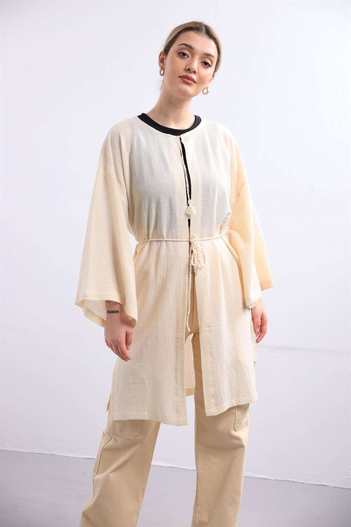 Krem Rengi Yakası ve Beli İpli Kaftan - Şaman Butik Krem Rengi Yakası ve Beli İpli Kaftan