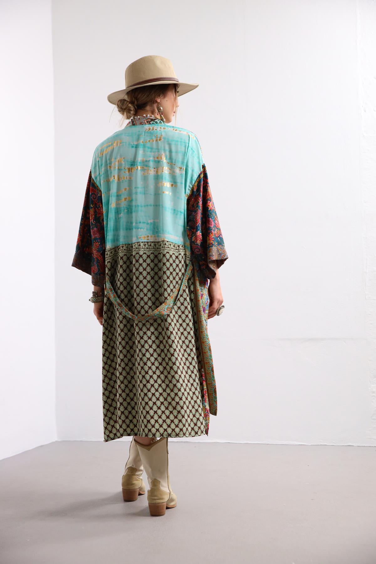  Mavi Desenli Uzun İpek Kaftan