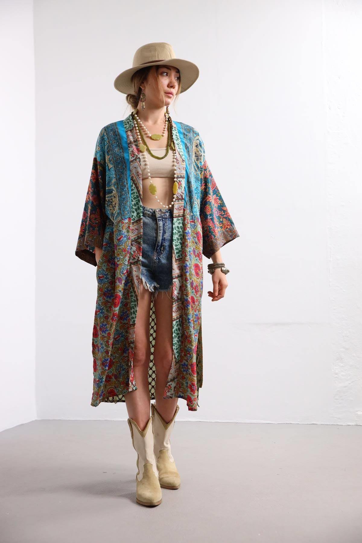  Mavi Desenli Uzun İpek Kaftan