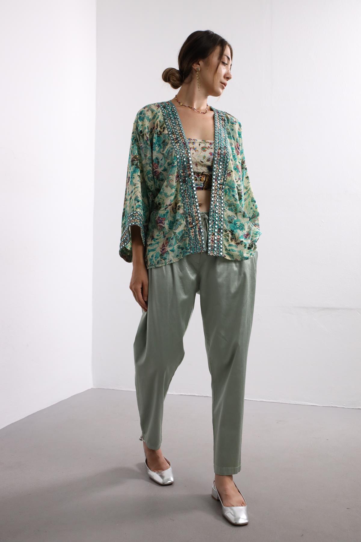  Mint Yeşili Aynalı İşlemeli Kısa Kimono