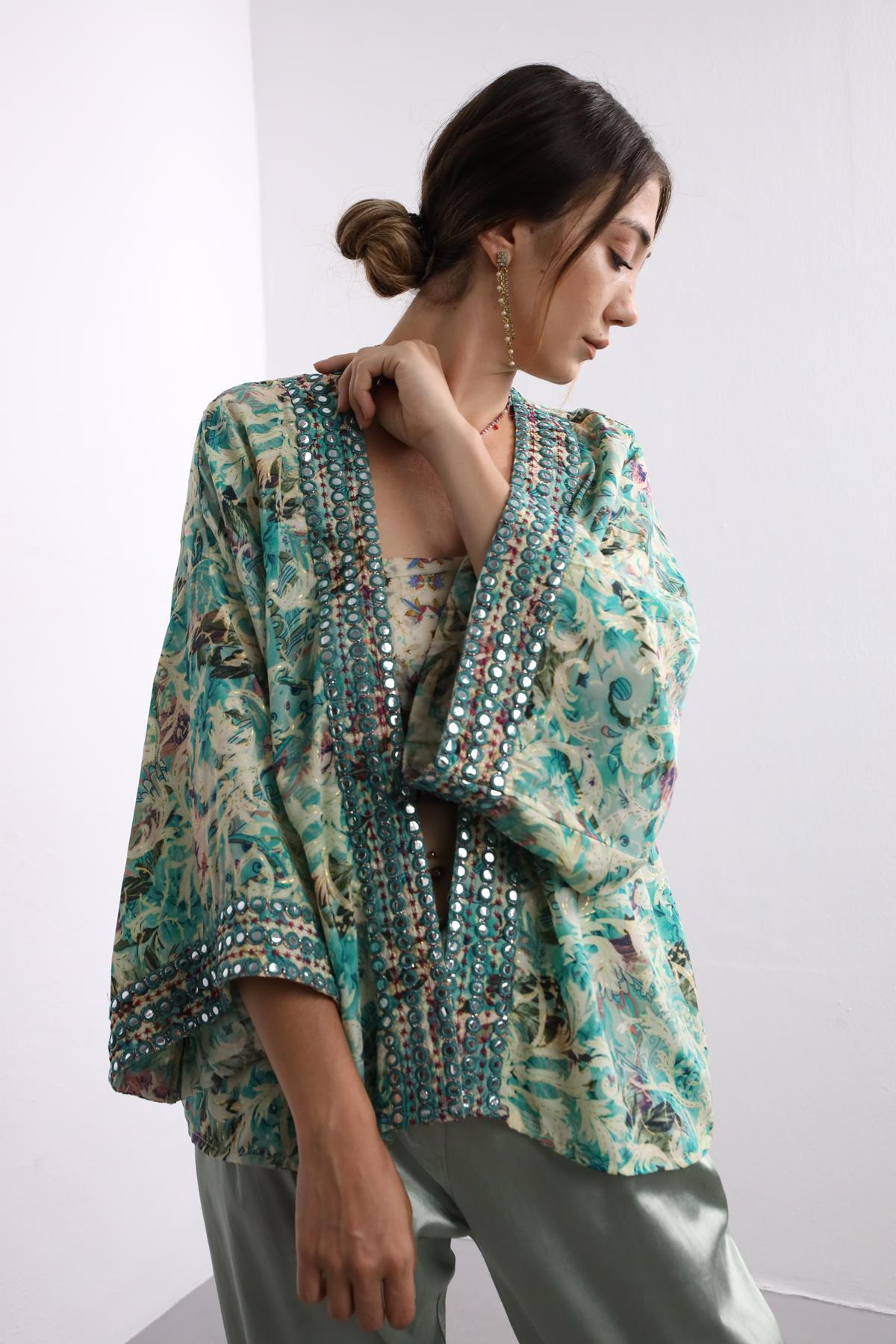  Mint Yeşili Aynalı İşlemeli Kısa Kimono