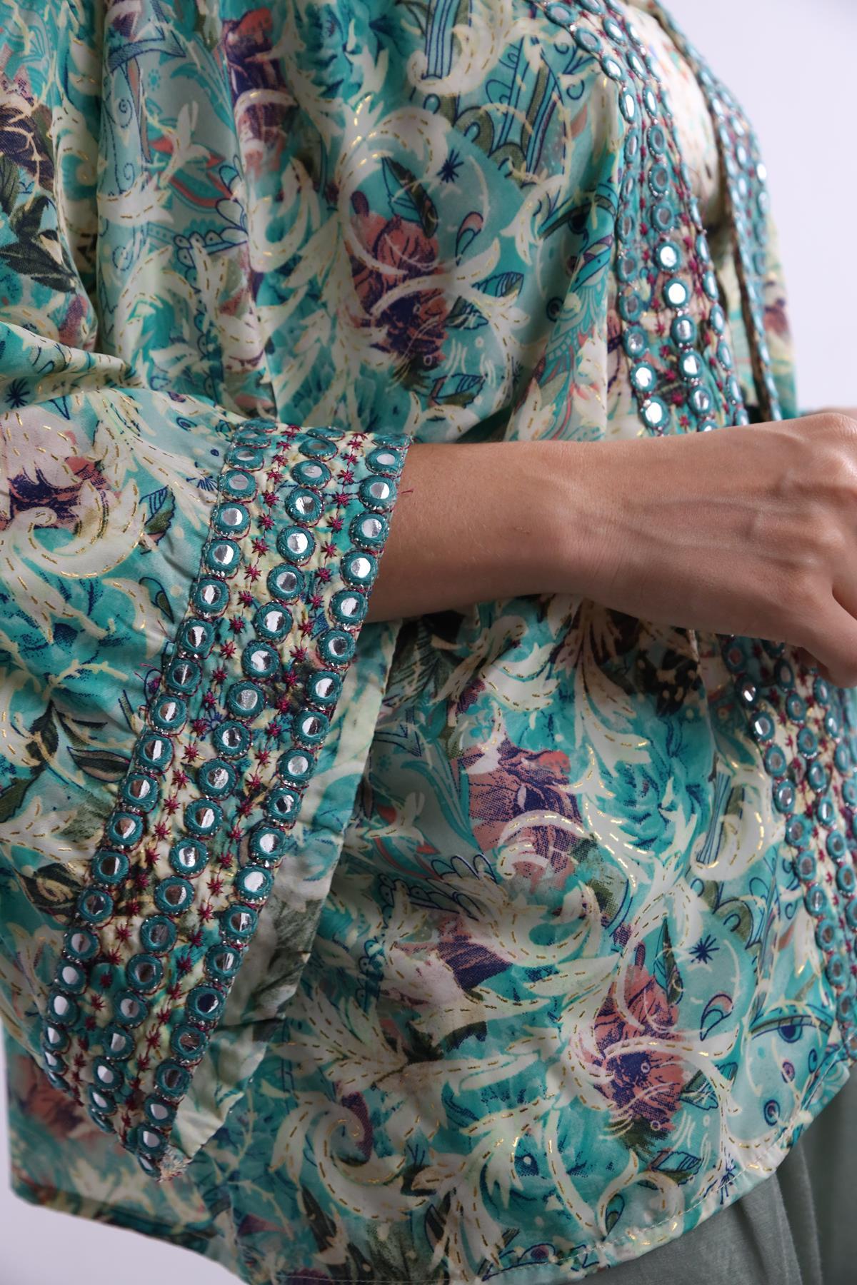  Mint Yeşili Aynalı İşlemeli Kısa Kimono