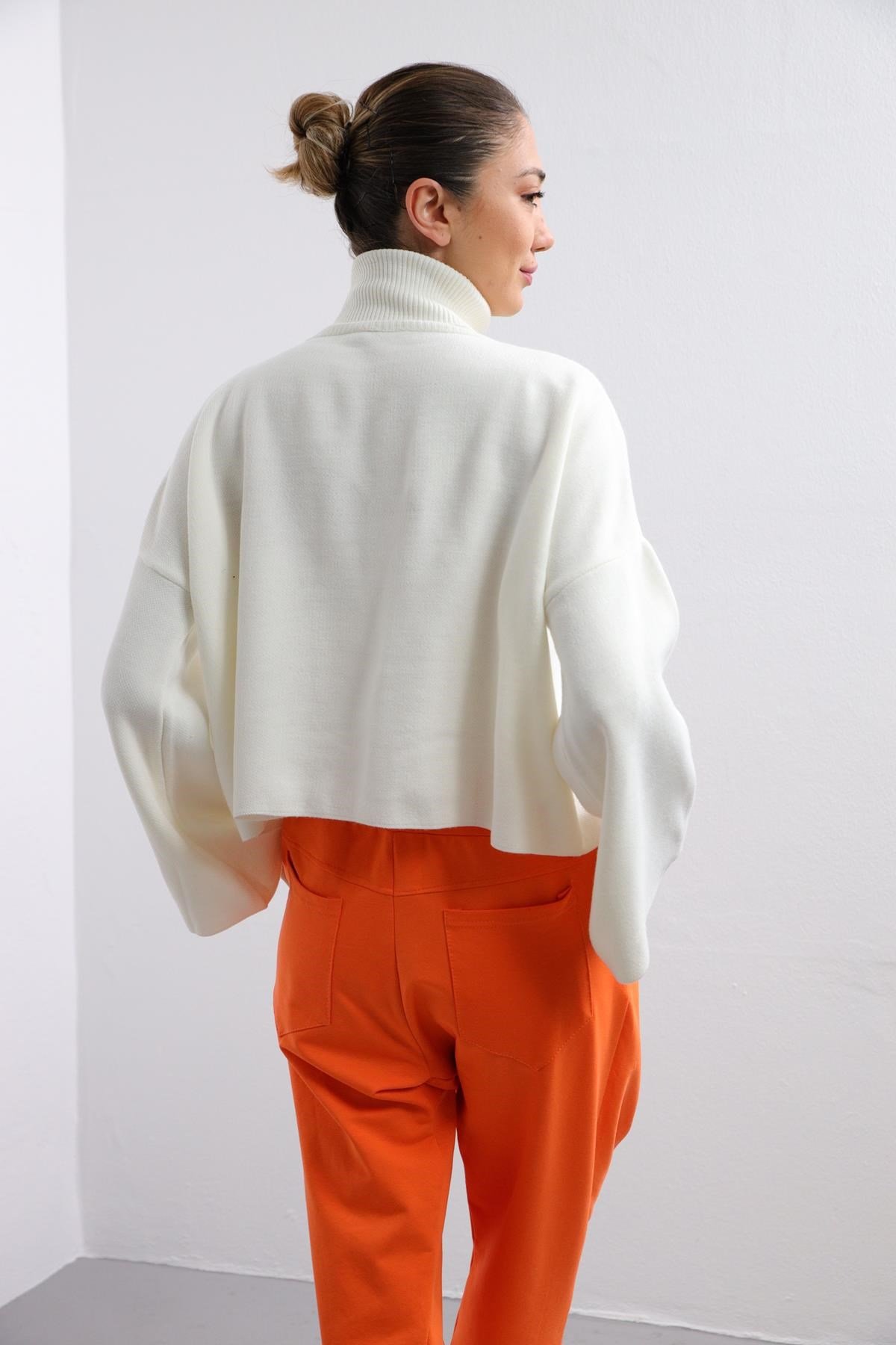Ecru Turtleneck Wide Sleeve Loose Knitwear Pullover - Saman Butik | Shop Online Ecru Turtleneck Wide Sleeve Loose Knitwear Pullover