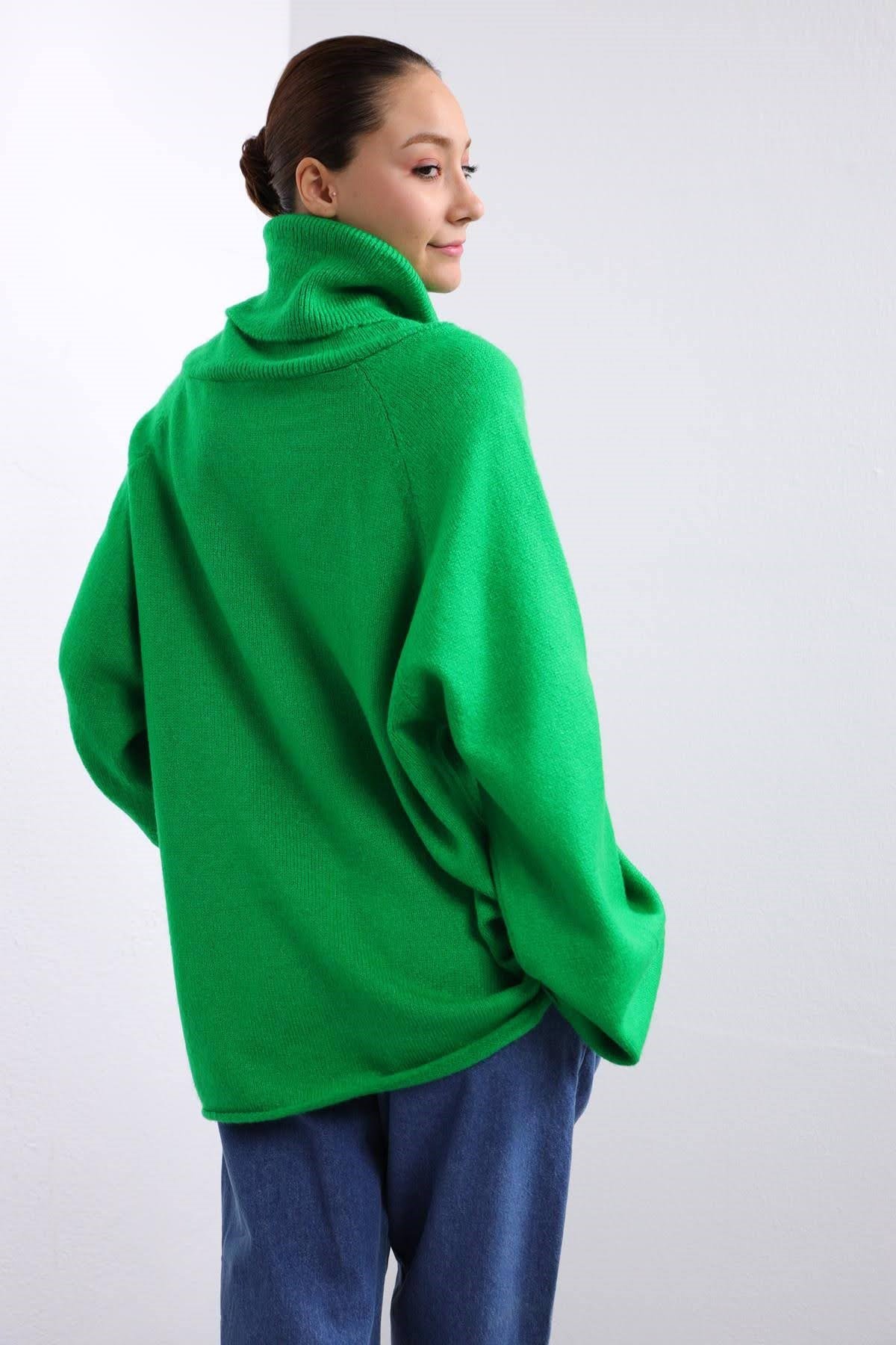  Yeşil Boğazlı Oversize Triko Kazak