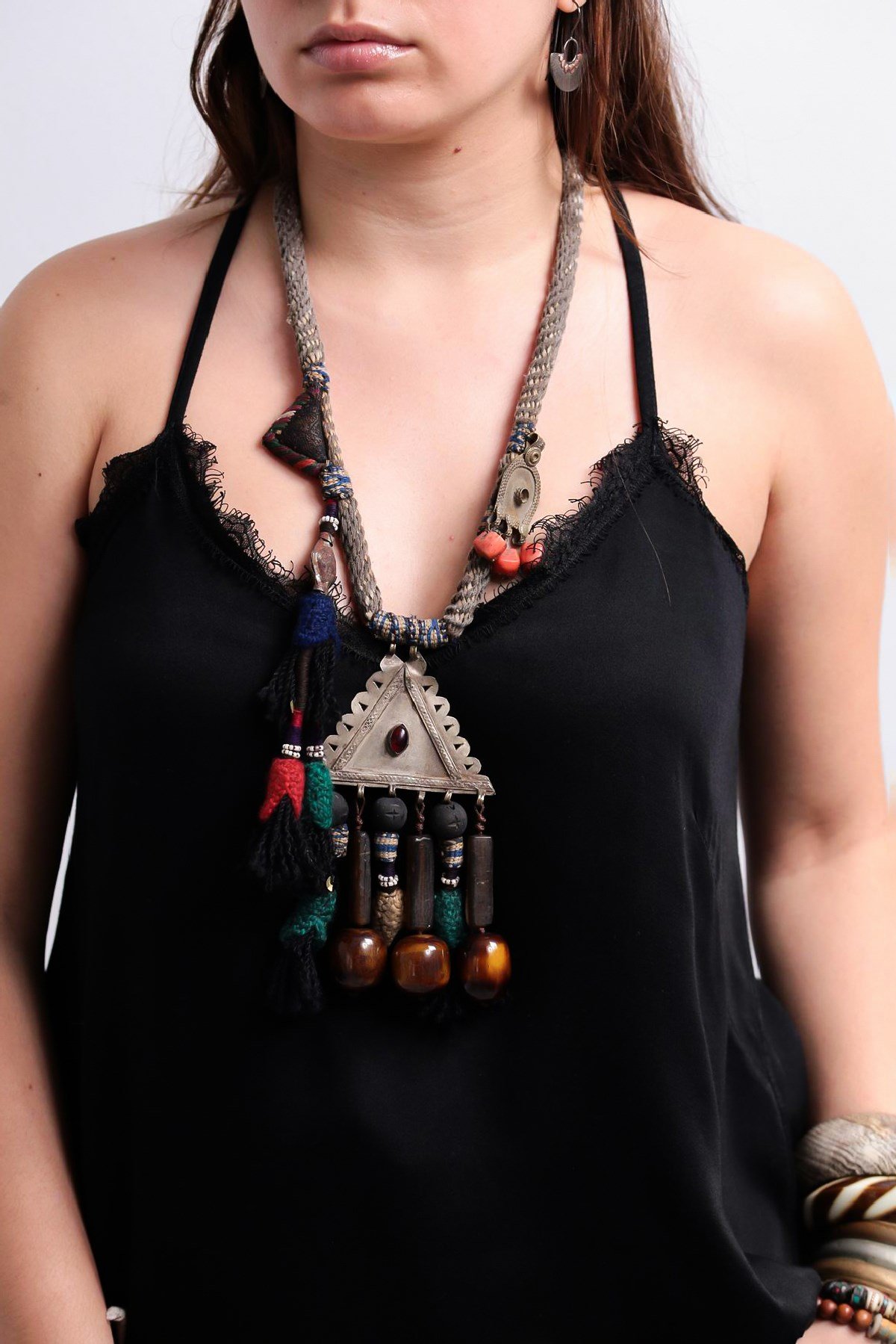 Gümüş Antika Parçalı Reçine Detaylı Turkuaz Taşlı Tasarım Kolye - Şaman Butik Gümüş Antika Parçalı Reçine Detaylı Turkuaz Taşlı Tasarım Kolye