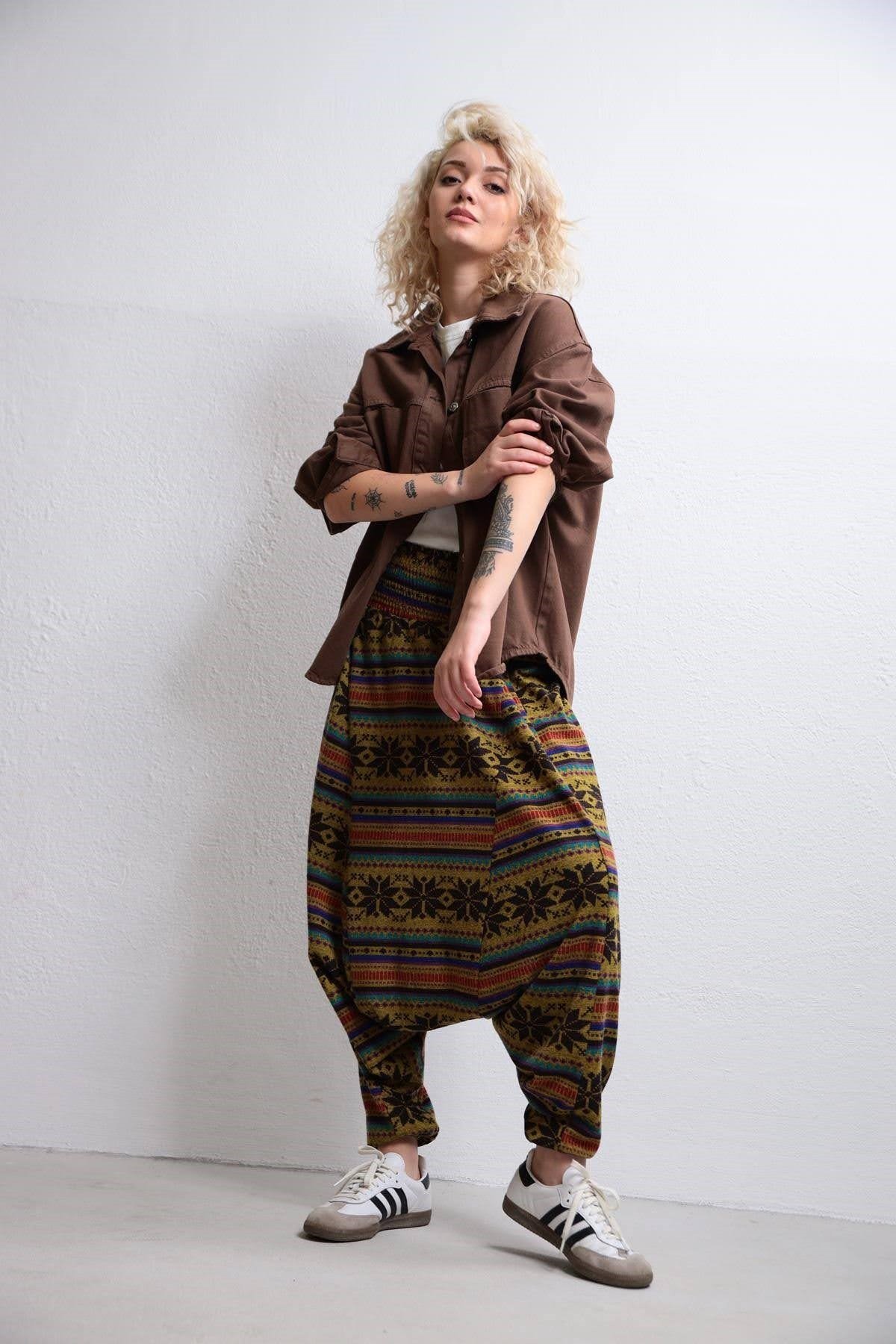 Hardal Rengi Kilim Desenli Gipe Bel Detaylı Kışlık Şalvar Pantolon