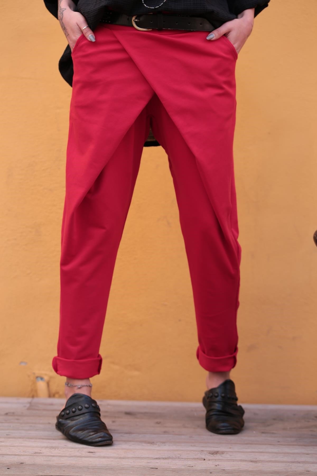 Kırmızı Önü Kruvaze Şalvar Pantolon - Şaman Butik Kırmızı Önü Kruvaze Şalvar Pantolon
