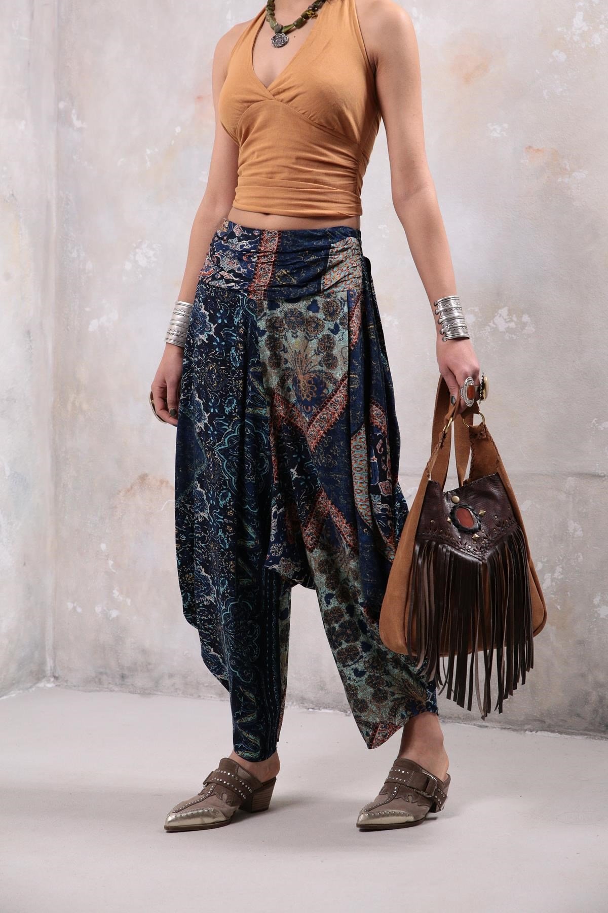 Lacivert Desenli Drape Bel Dökümlü Şalvar Pantolon - Şaman Butik Lacivert Desenli Drape Bel Dökümlü Şalvar Pantolon