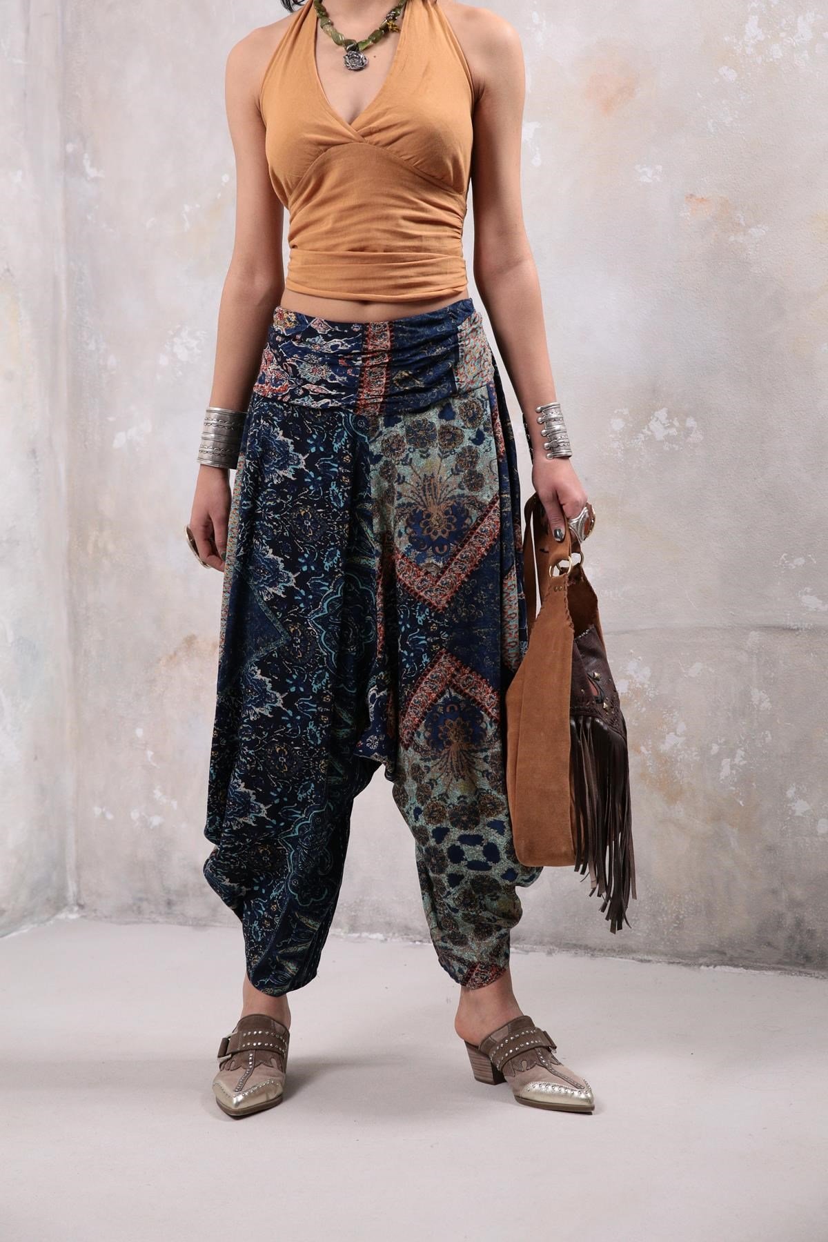 Lacivert Desenli Drape Bel Dökümlü Şalvar Pantolon - Şaman Butik Lacivert Desenli Drape Bel Dökümlü Şalvar Pantolon