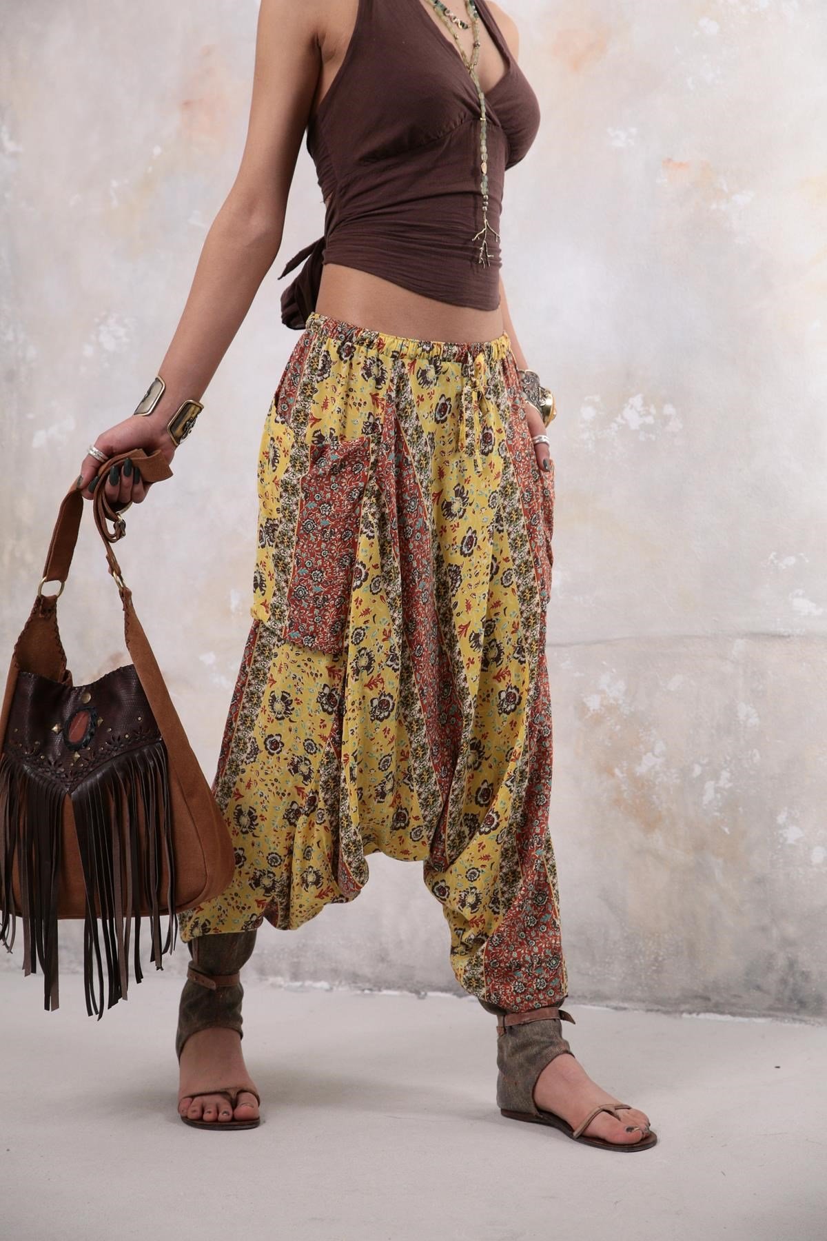Sarı Çiçekli Kapri Şalvar Pantolon - Şaman Butik Sarı Çiçekli Kapri Şalvar Pantolon