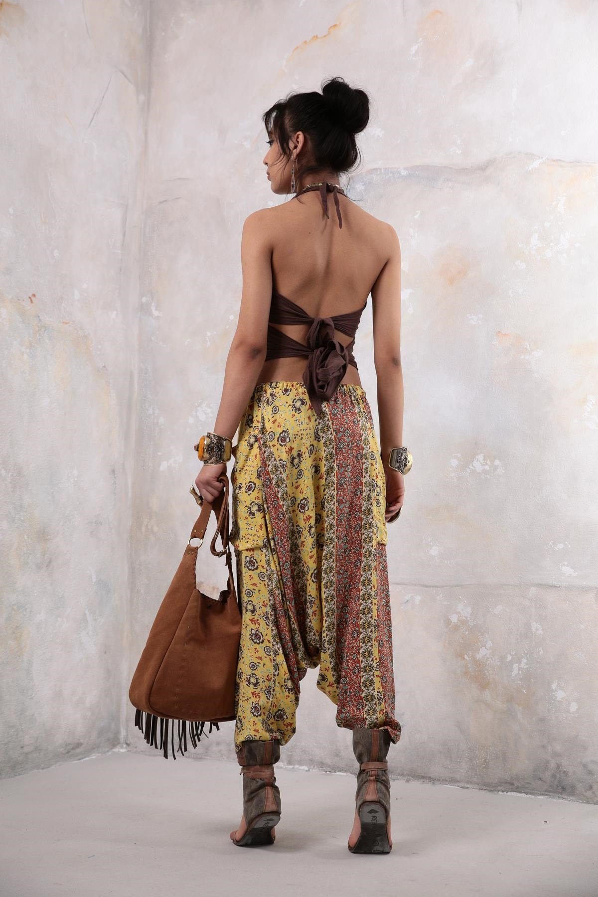 Sarı Çiçekli Kapri Şalvar Pantolon - Şaman Butik Sarı Çiçekli Kapri Şalvar Pantolon