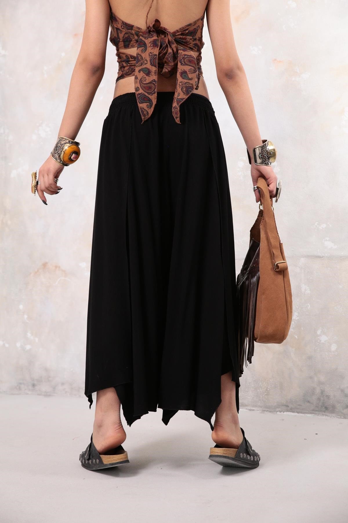 Saman Butik | Shop Online Black Elastic Waist Capri Trousers