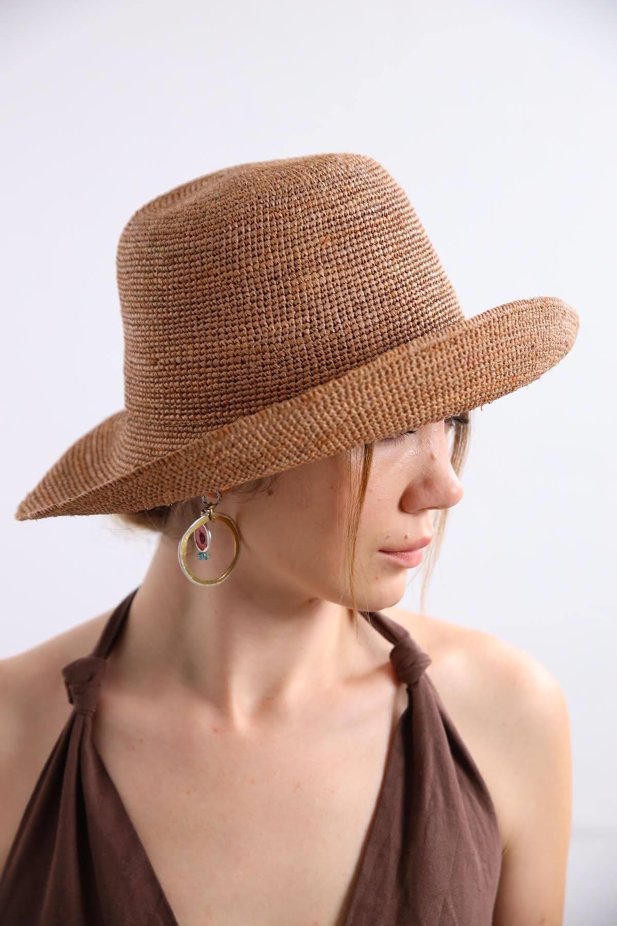 Camel Rengi Çiçek İşlemeli Rafya Şapka - Şaman Butik Camel Rengi Çiçek İşlemeli Rafya Şapka