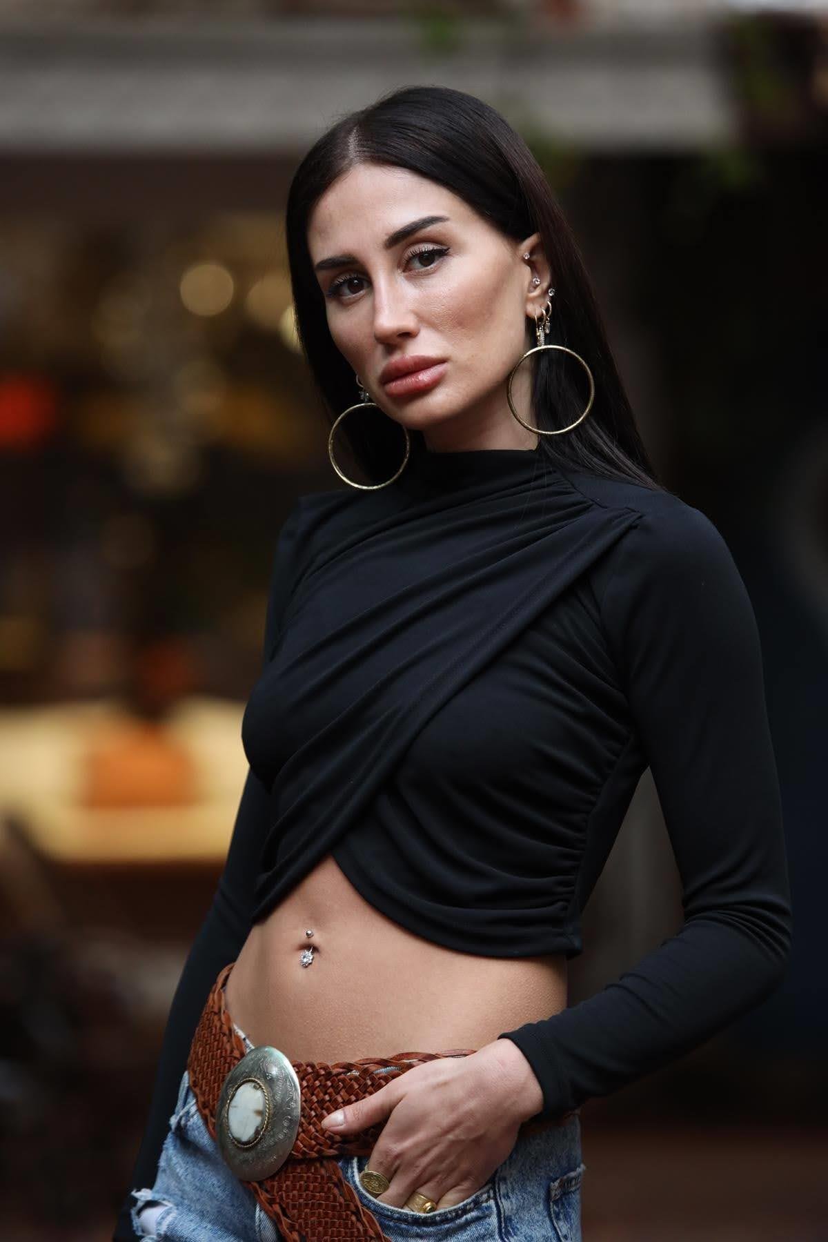 Siyah Bisiklet Yaka Drapeli Body