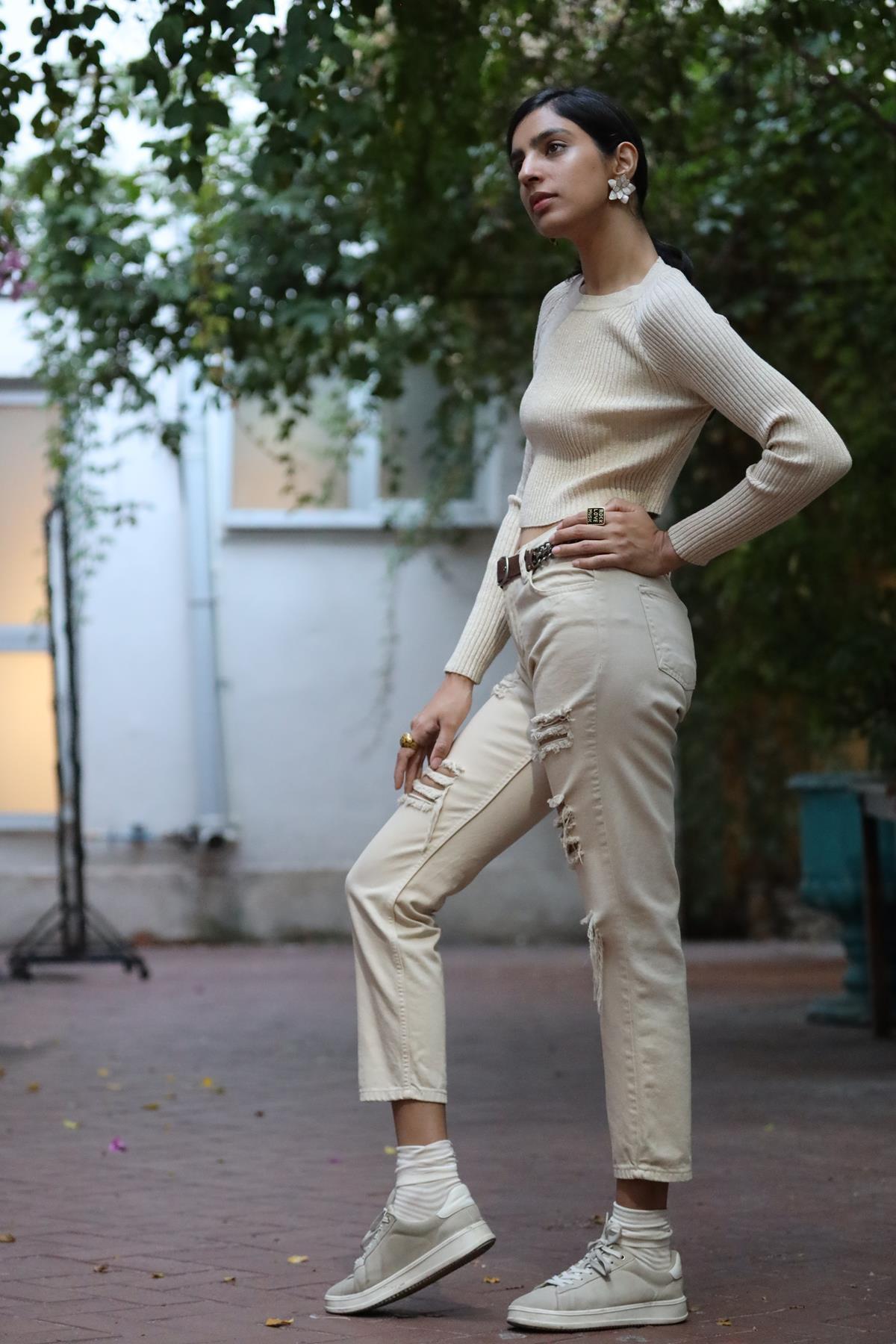 Taş Rengi Bisiklet Yaka Simli Crop Bluz