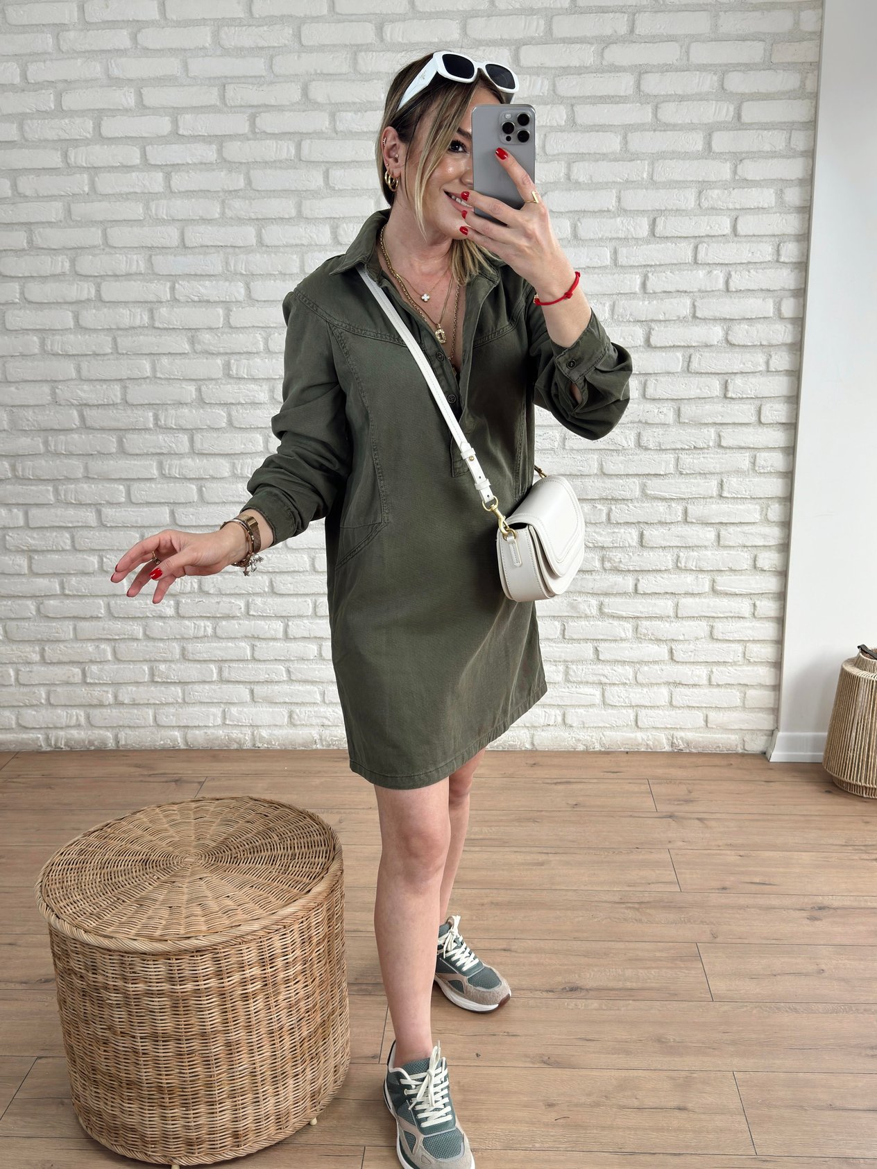  Khaki