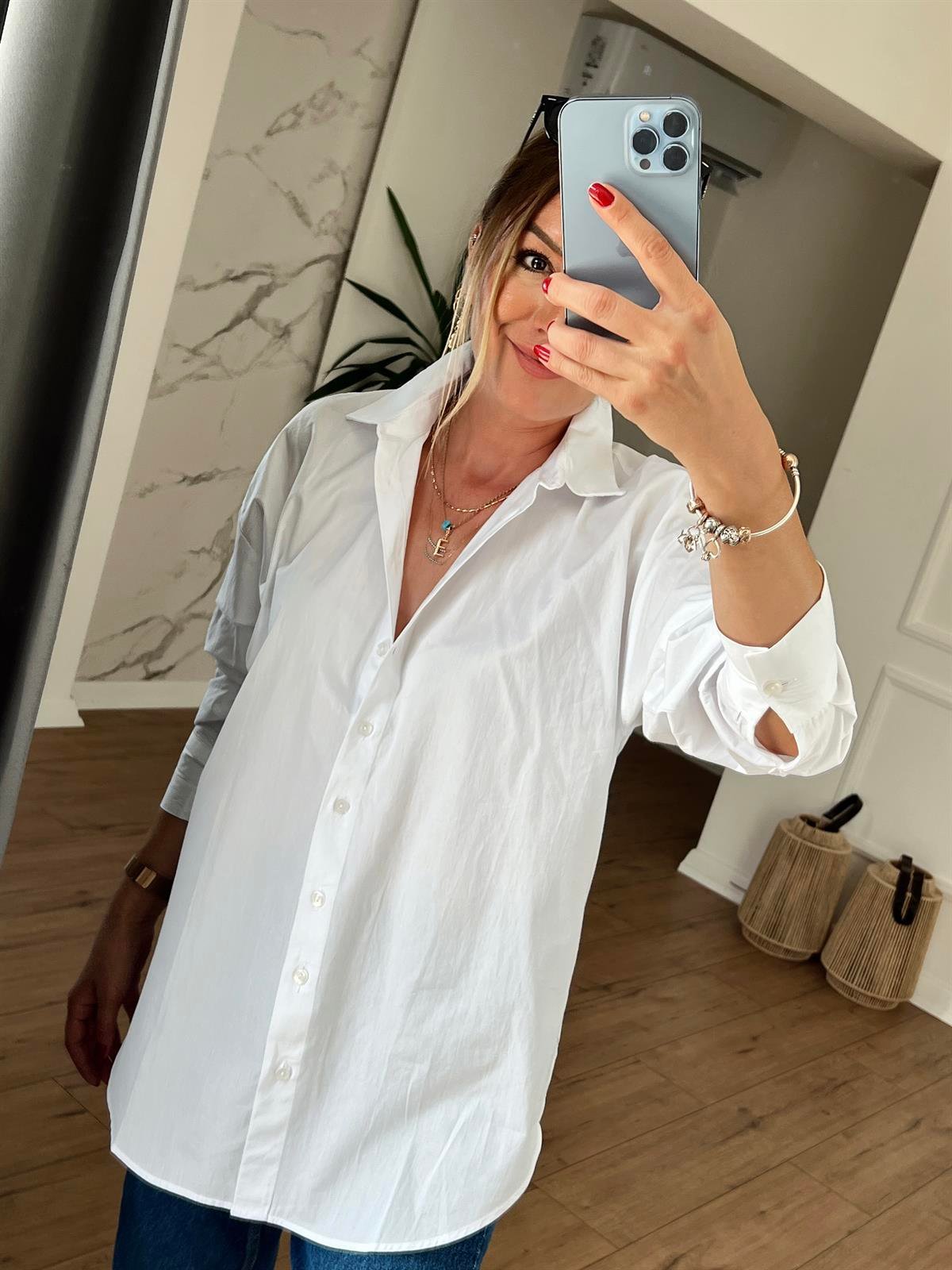  White
