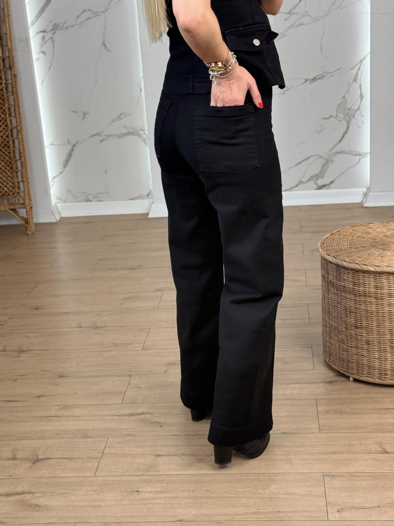 Stretch Pants with Front Seam BLACK