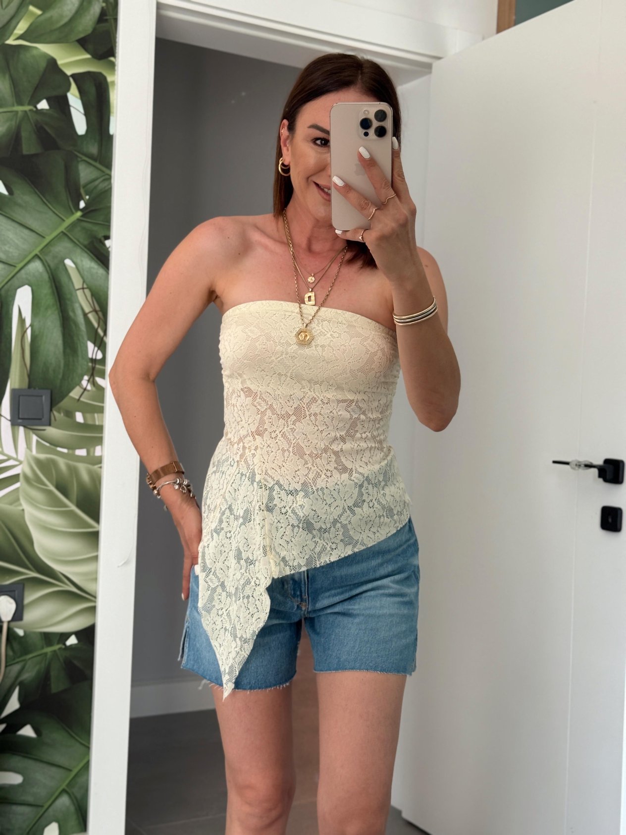 Önü Üçgen Dantelli Crop SARI