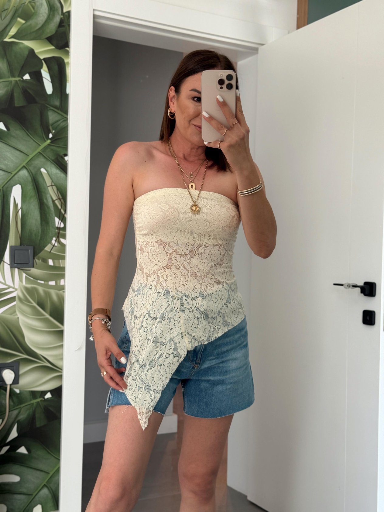 Önü Üçgen Dantelli Crop SARI