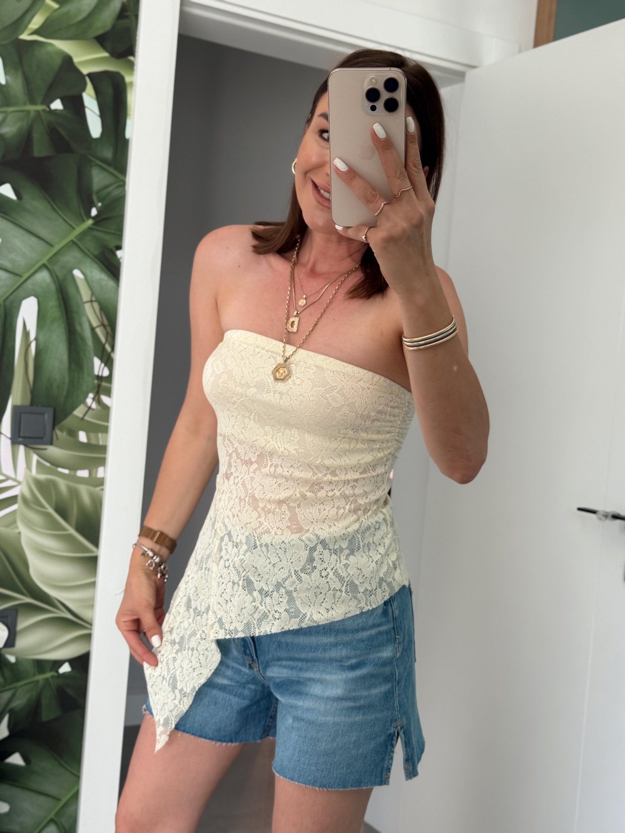 Önü Üçgen Dantelli Crop SARI
