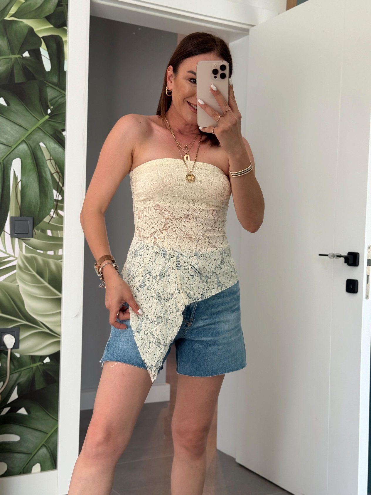 Önü Üçgen Dantelli Crop SARI