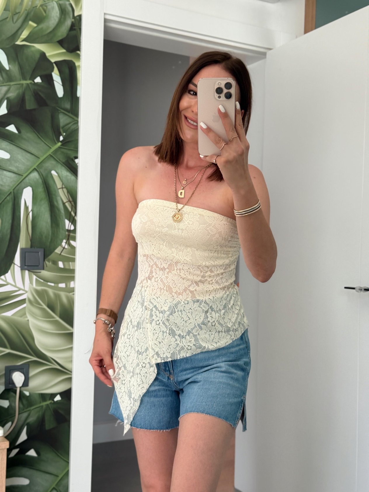 Önü Üçgen Dantelli Crop SARI