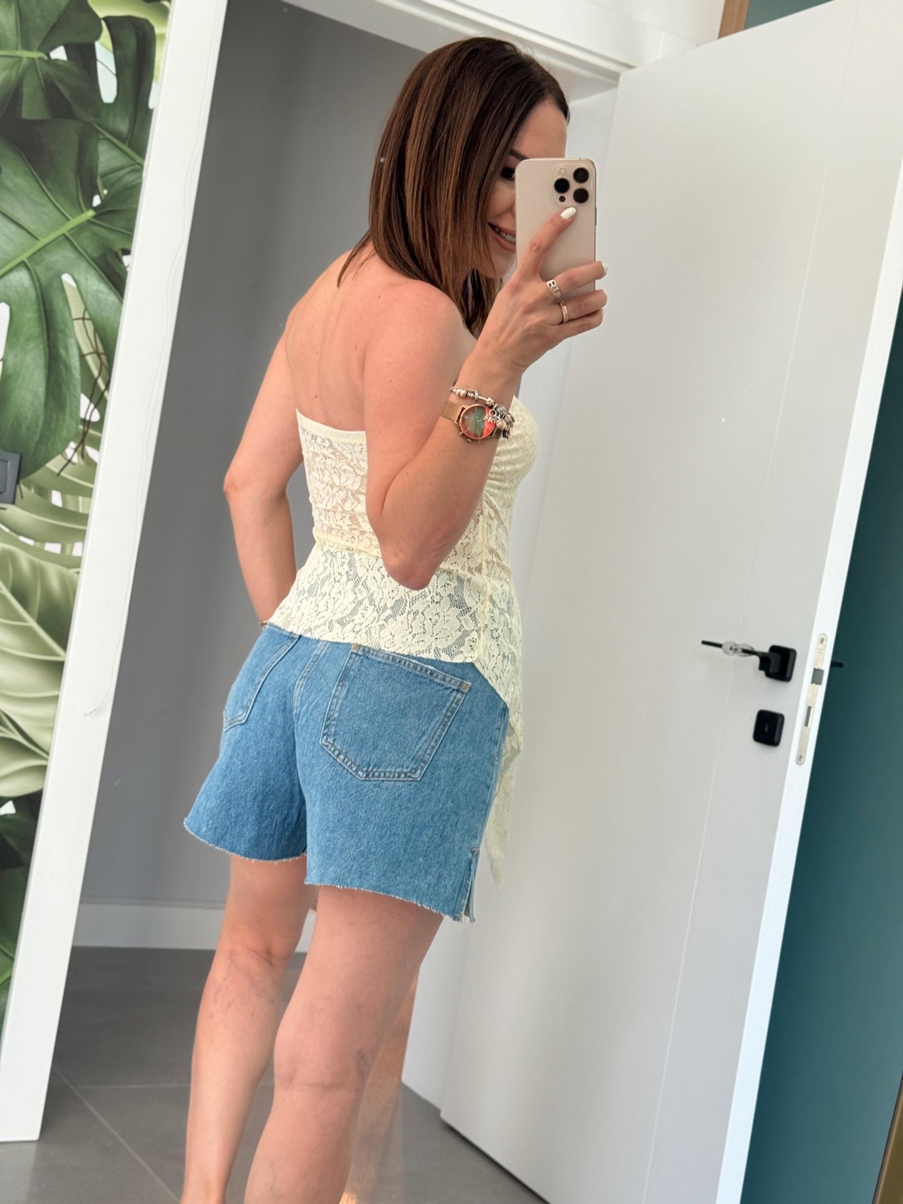 Önü Üçgen Dantelli Crop SARI