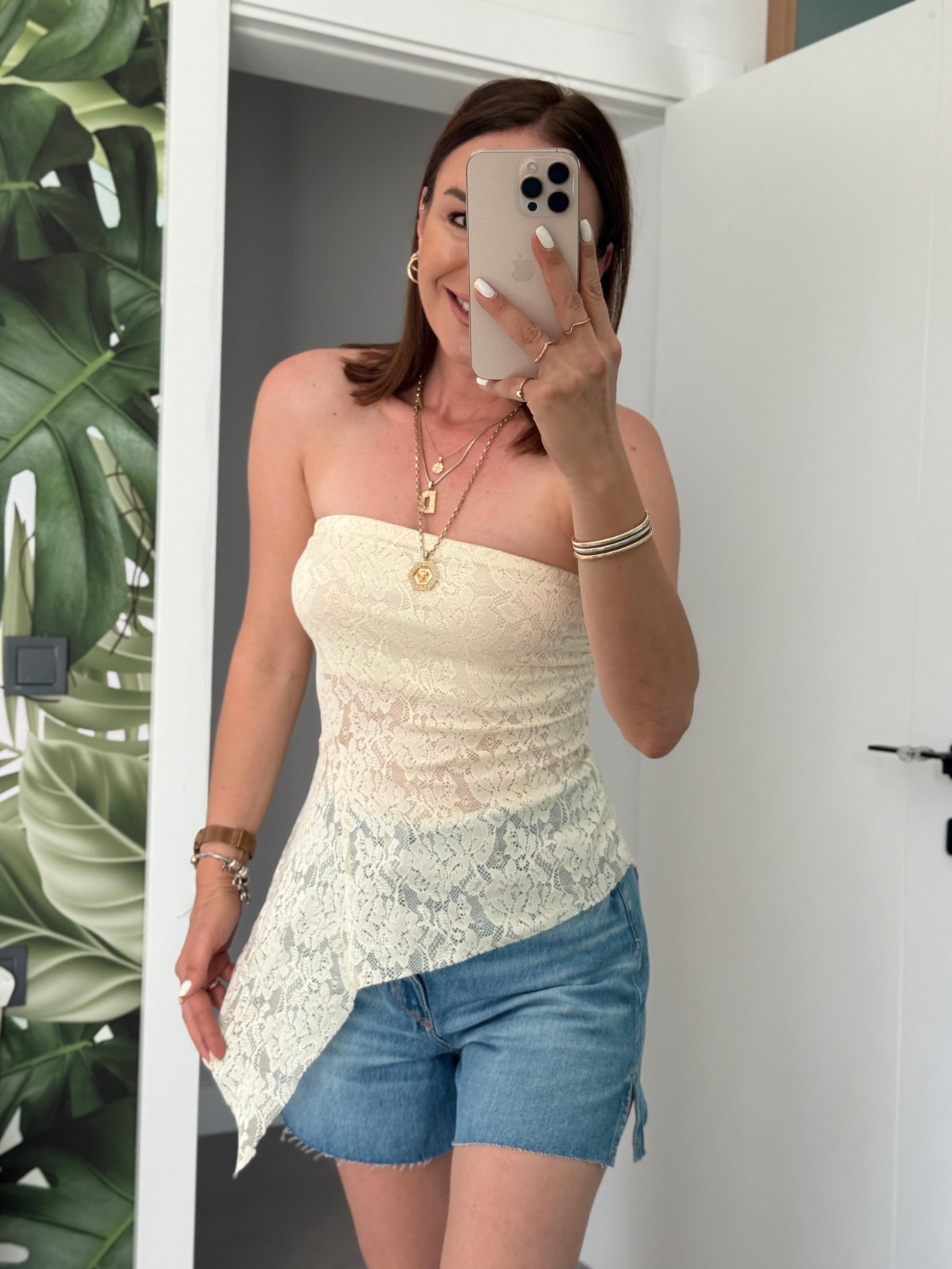 Önü Üçgen Dantelli Crop SARI