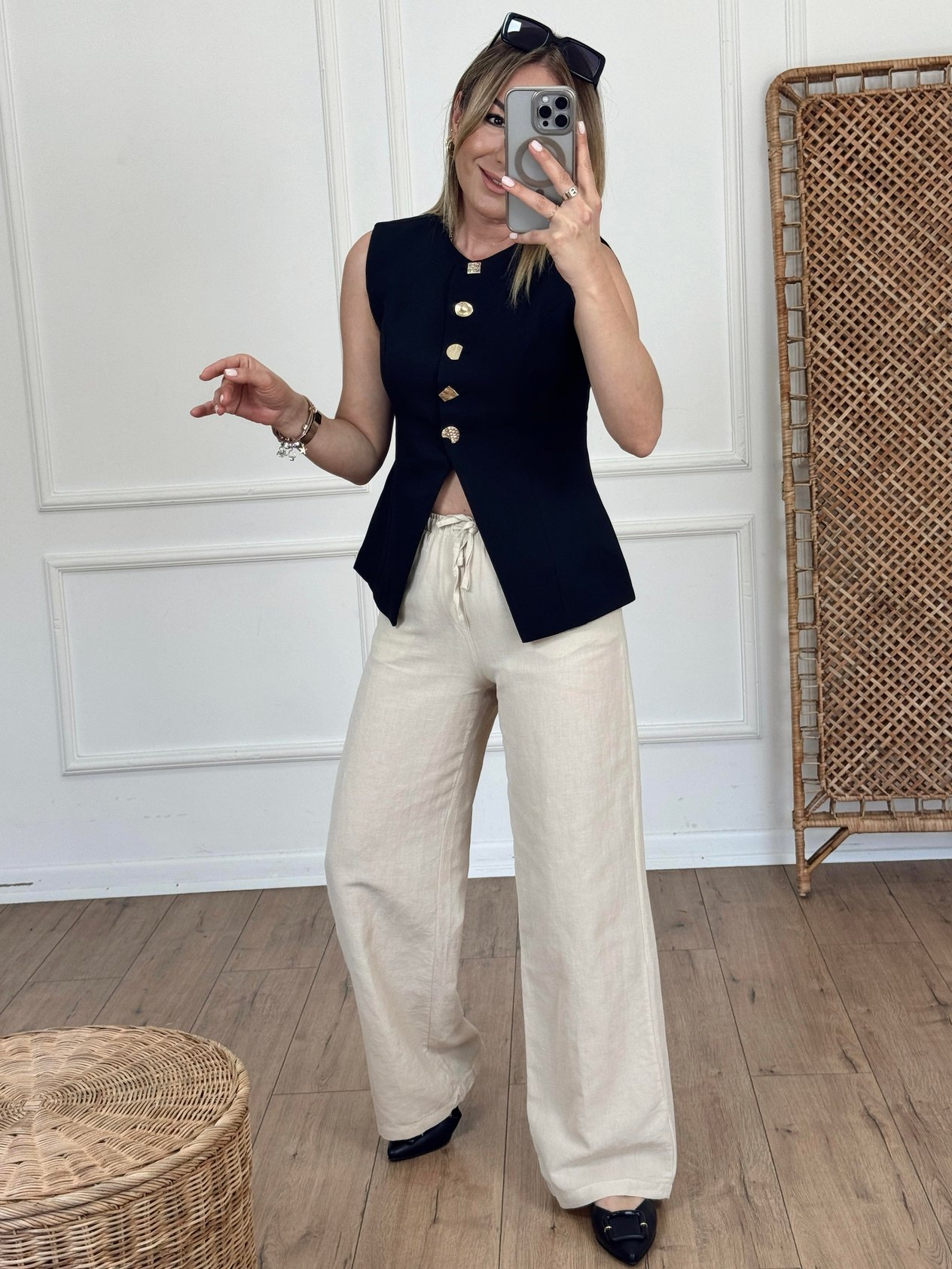 Wide Leg Linen Pants with Side Pockets Beige