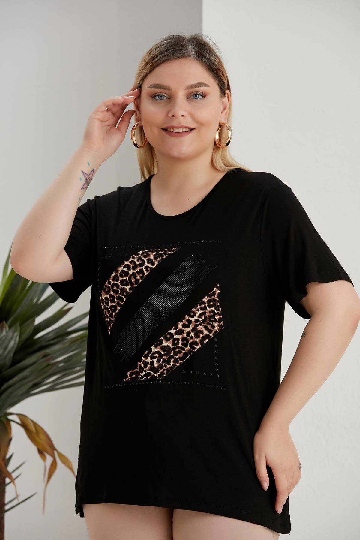 Büyük Beden Leopar Desenli Siyah Penye Tişört