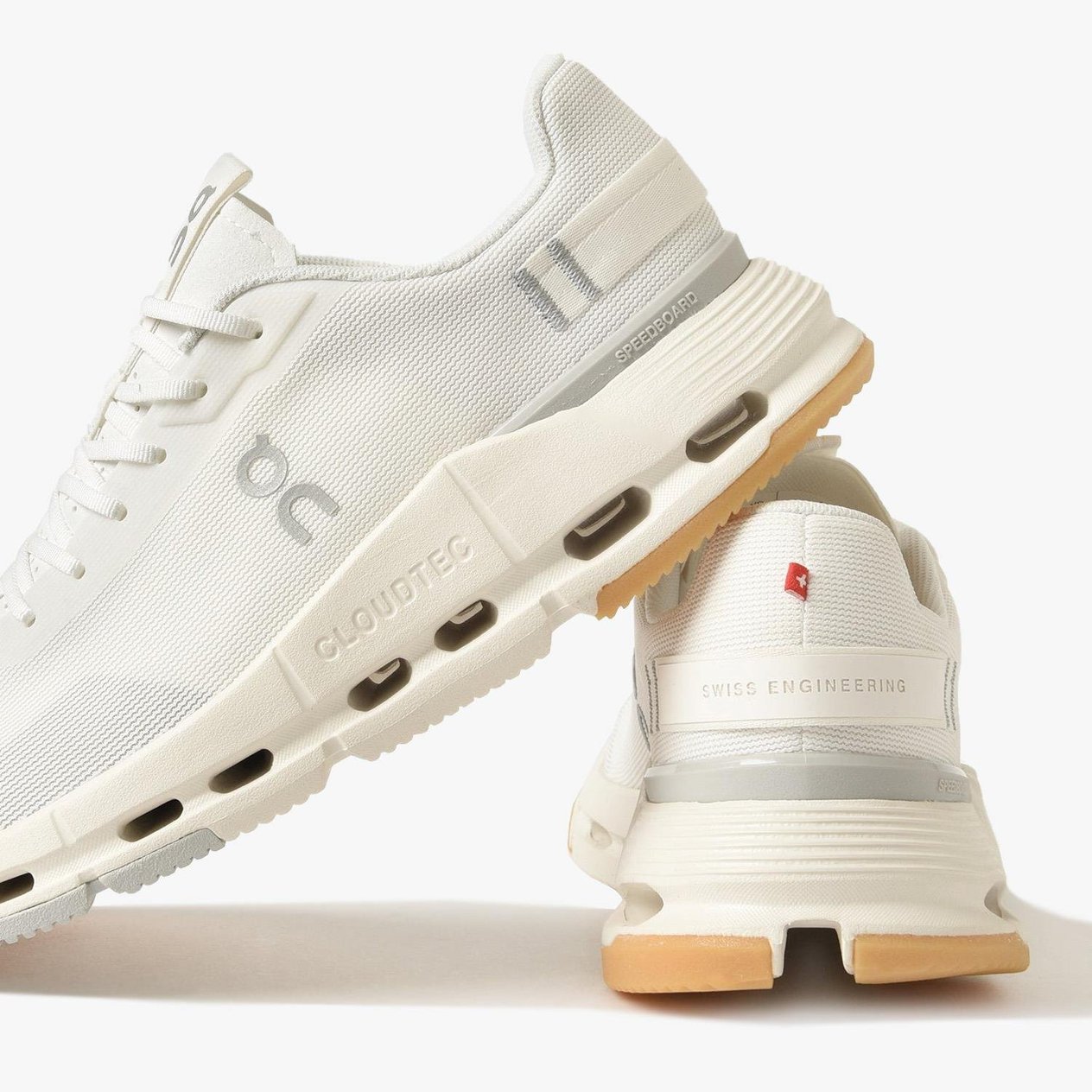On Running Cloudnova Form 2 Beyaz Erkek Spor Ayakkabı