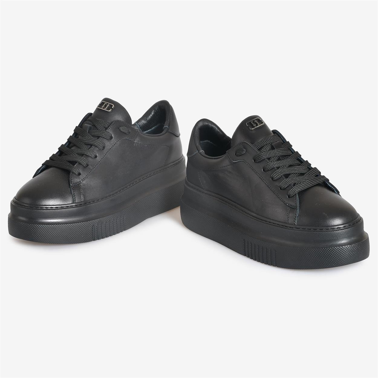 Siyah Deri Kadın Sneakers