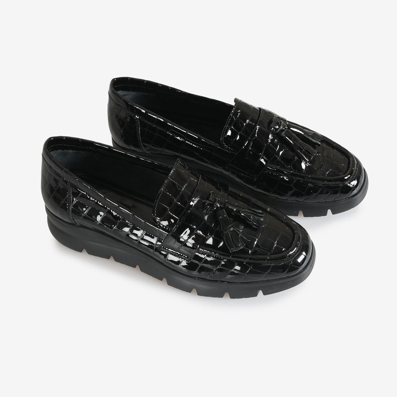 Siyah RuganPüsküllü Kadın Loafer